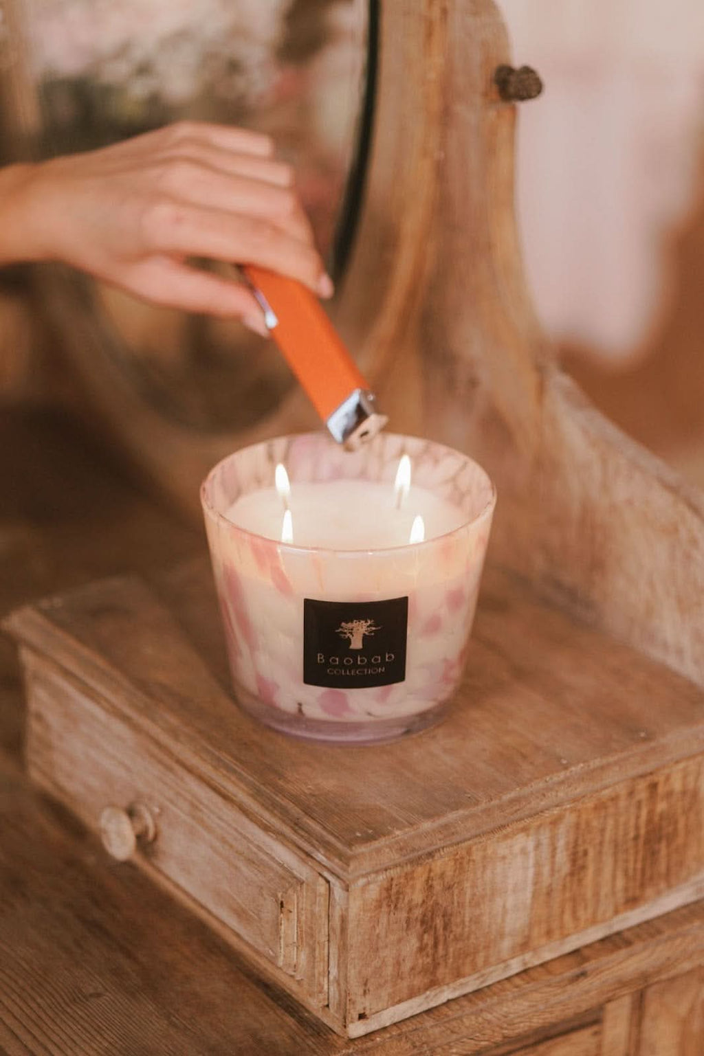 White Pearls Max 08 Luxury Scented Candle - Artisan Glass Vessel