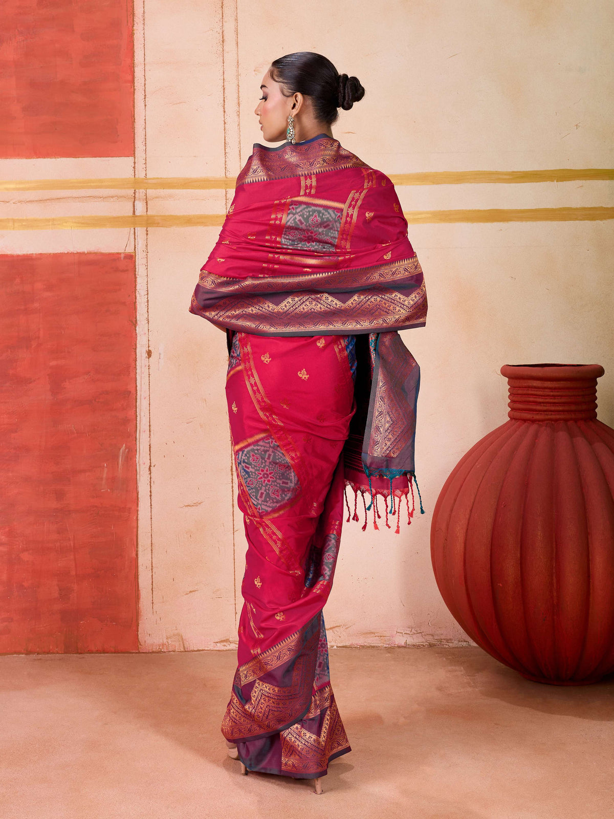 Rani Pure Silk Handloom Saree with Rust Blouse Piece