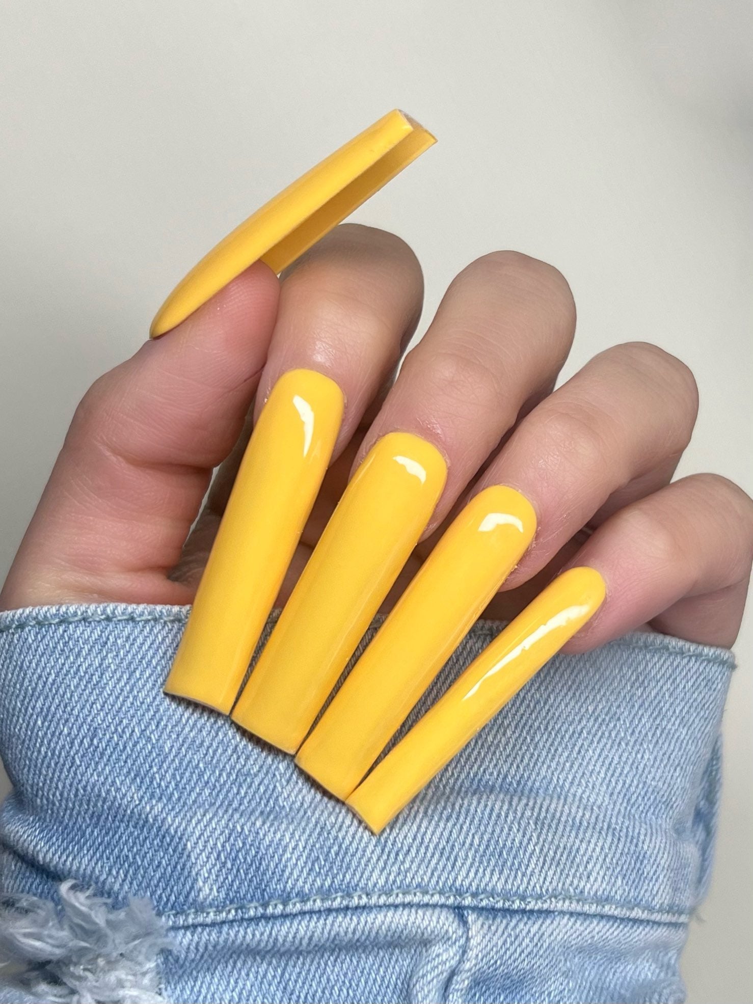 Yellow Mellow Professional Gel Nail Polish 15ml High Gloss Finish - Image 2