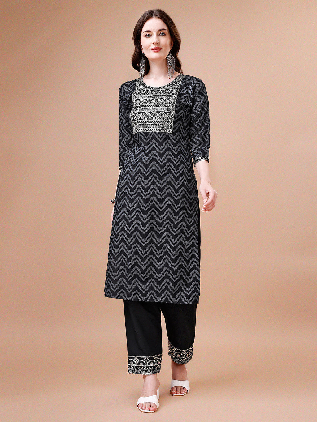 Multicolor chevron printed rayon kurta with 3/4th sleeves and pants