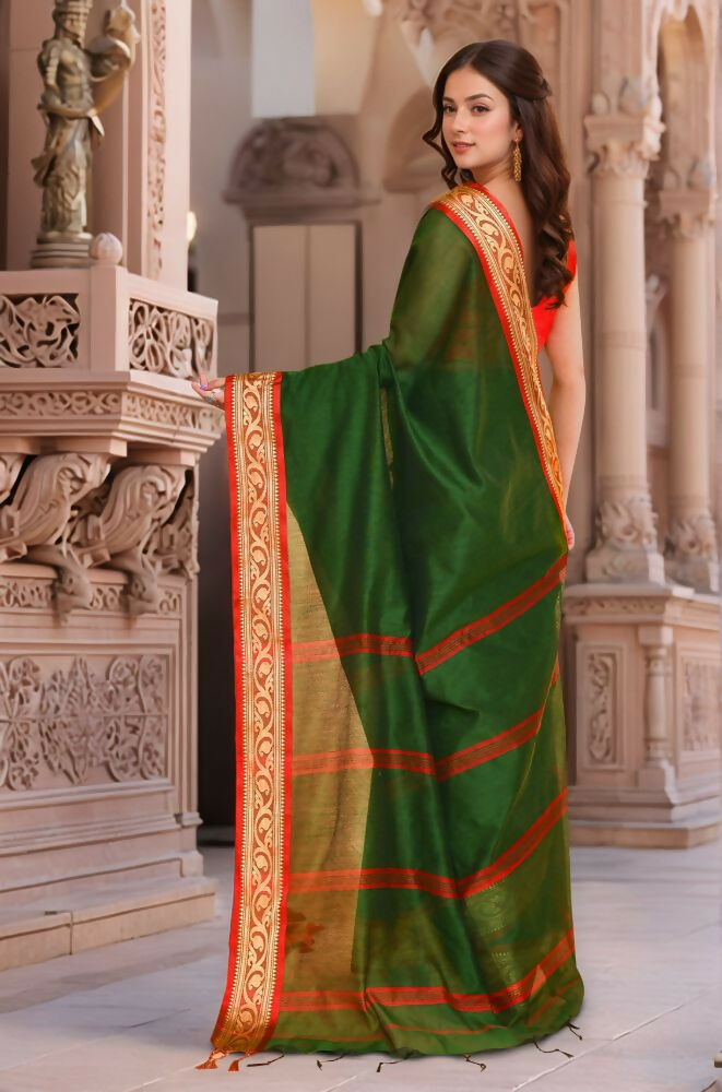 Women Green & Red Cotton Saree for Traditional Ethnic Wear