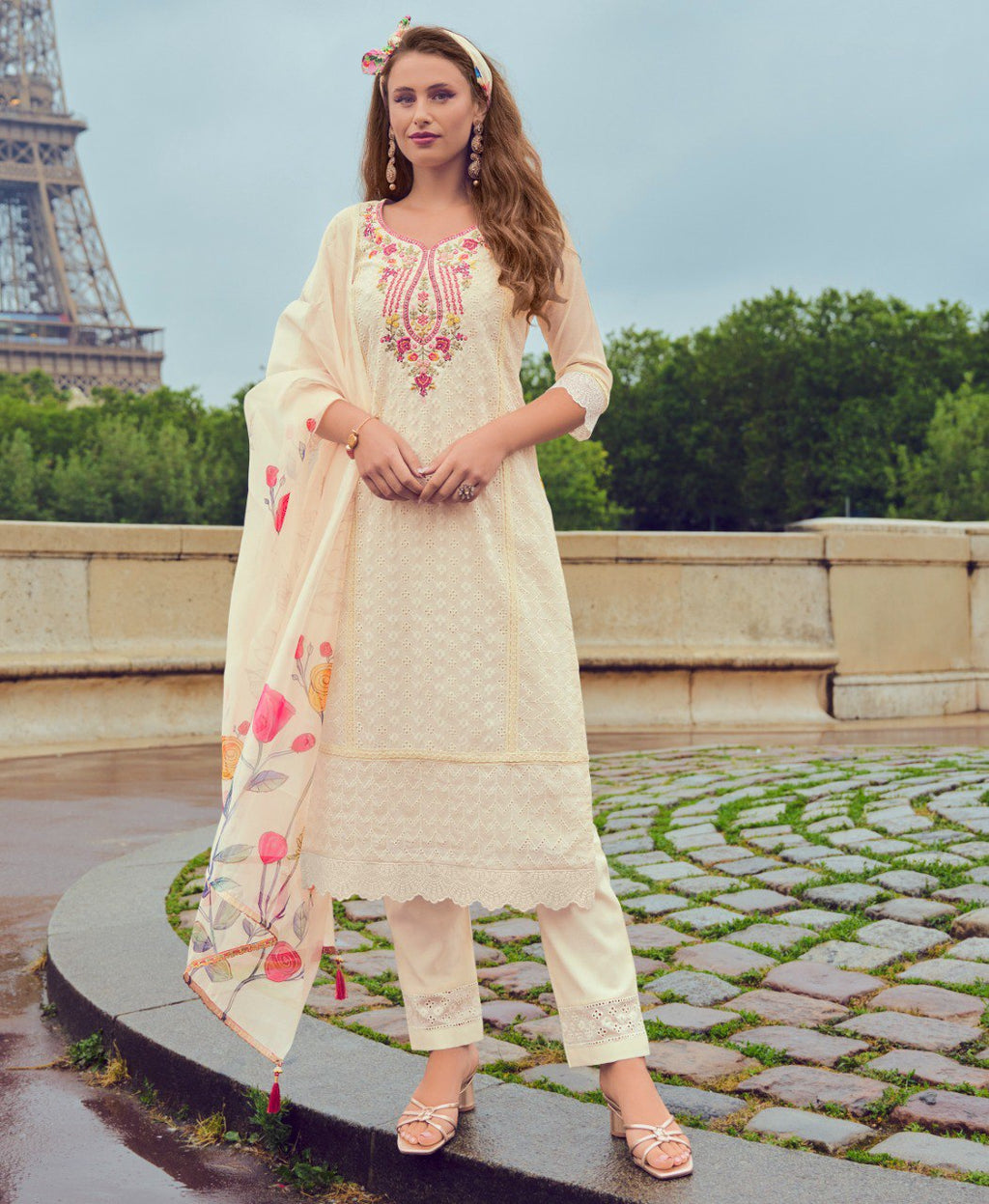 Off-White Chanderi Silk Chikankari Embroidered Kurta Set