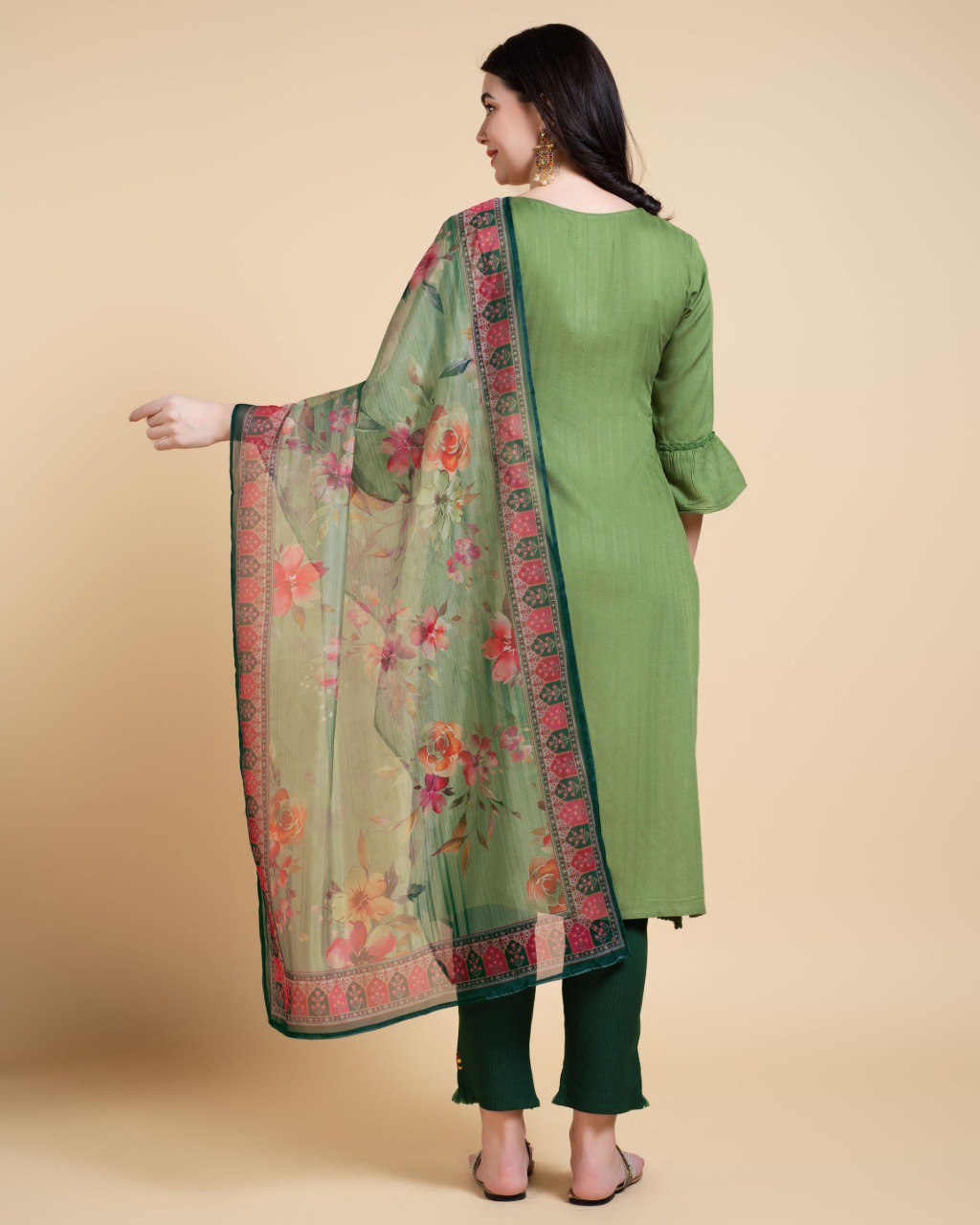 Mahendi Floral Embroidered Rayon Kurta Set for Women