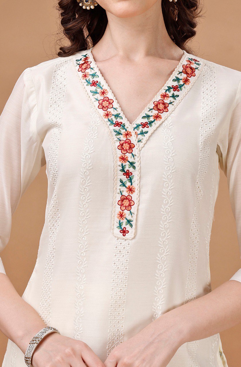 Prazu Fashion Off White Chanderi Silk Embroidered Kurta Set