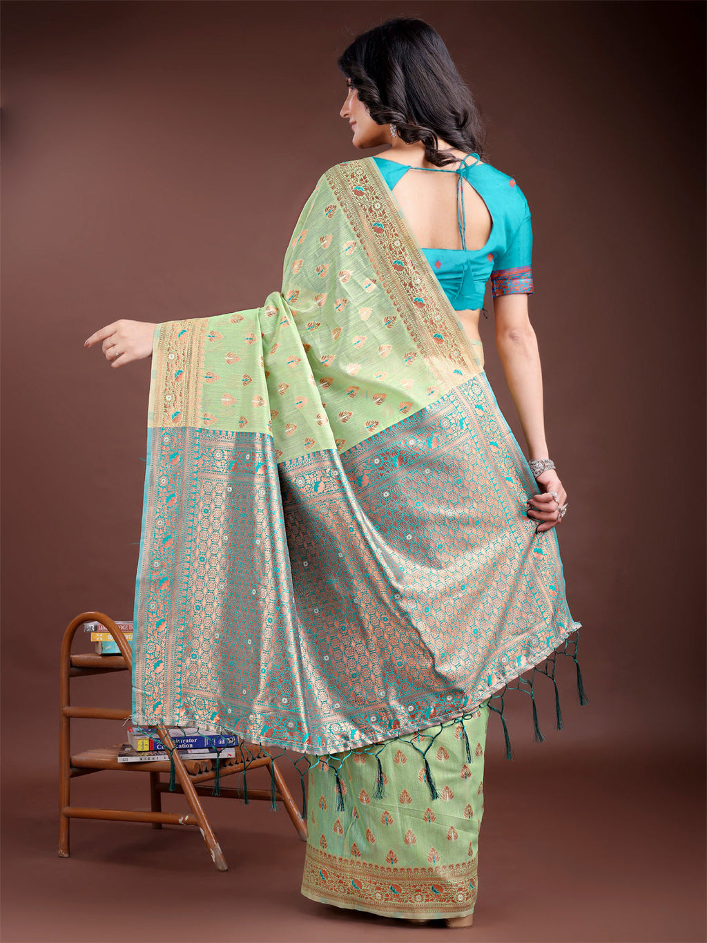 Light Green Cotton Saree with Contrast Pallu and Buta Work