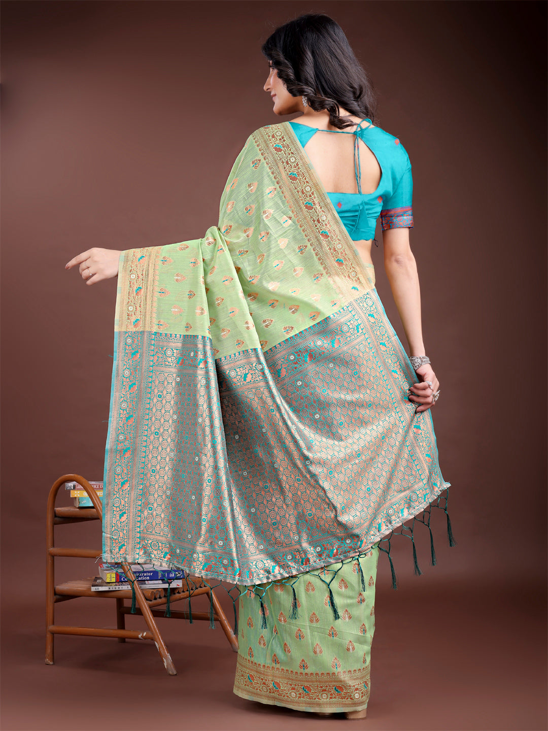 Light Green Cotton Saree with Contrast Pallu and Buta Work