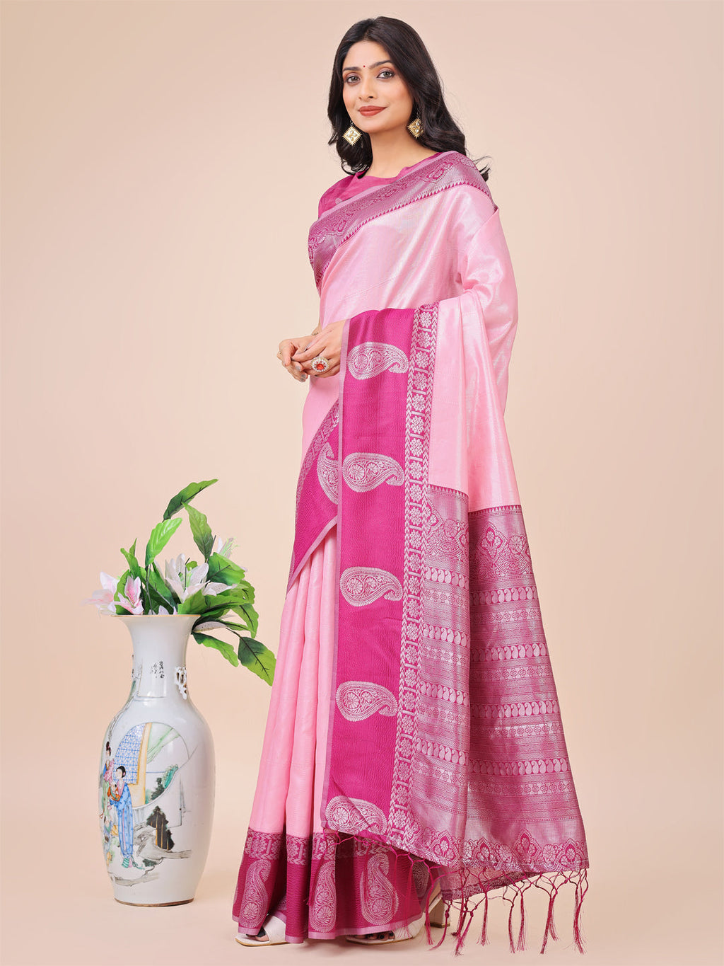 Dual-Tone Pink Silk Saree with Woven Paisley Pallu & Rich Border