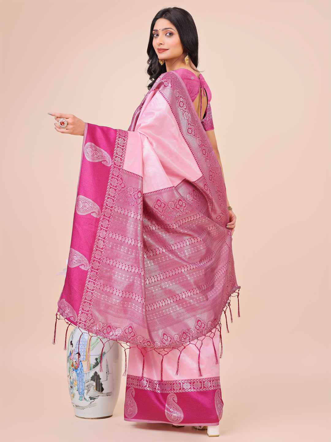 Dual-Tone Pink Silk Saree with Woven Paisley Pallu & Rich Border