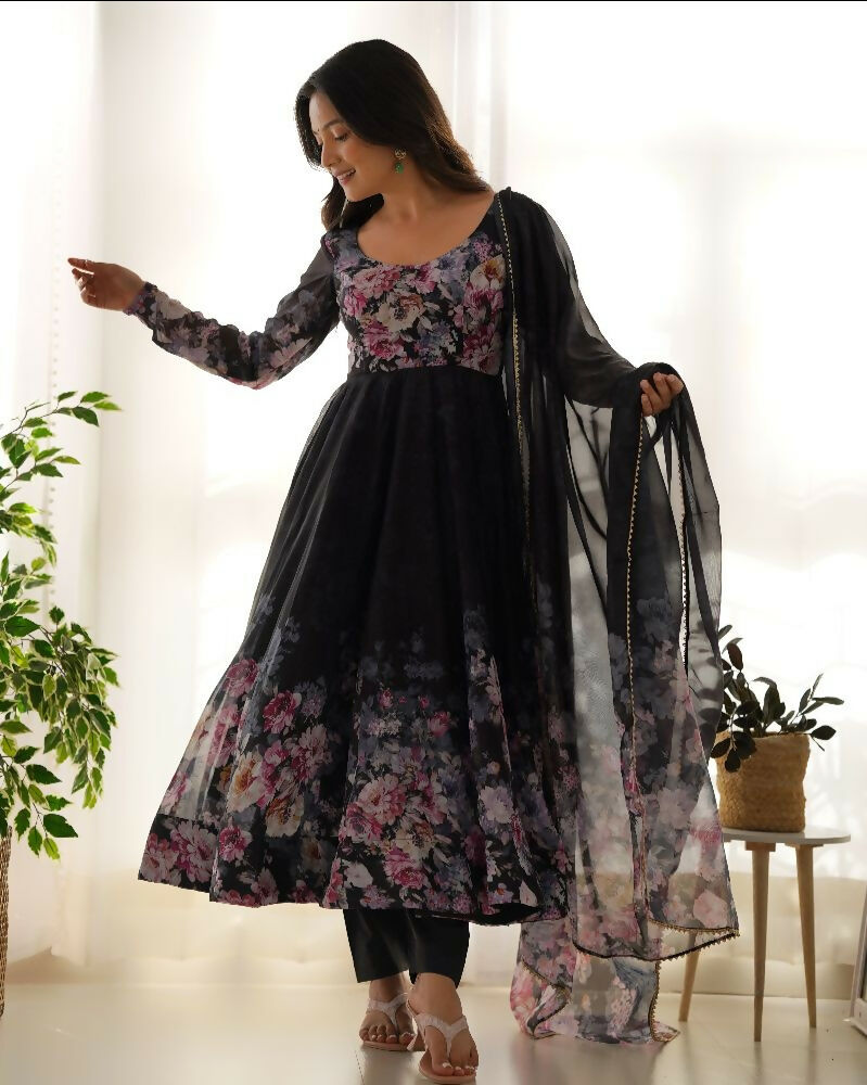 Black Organza Kurta Set with Sequin Embroidery 3-Piece Outfit