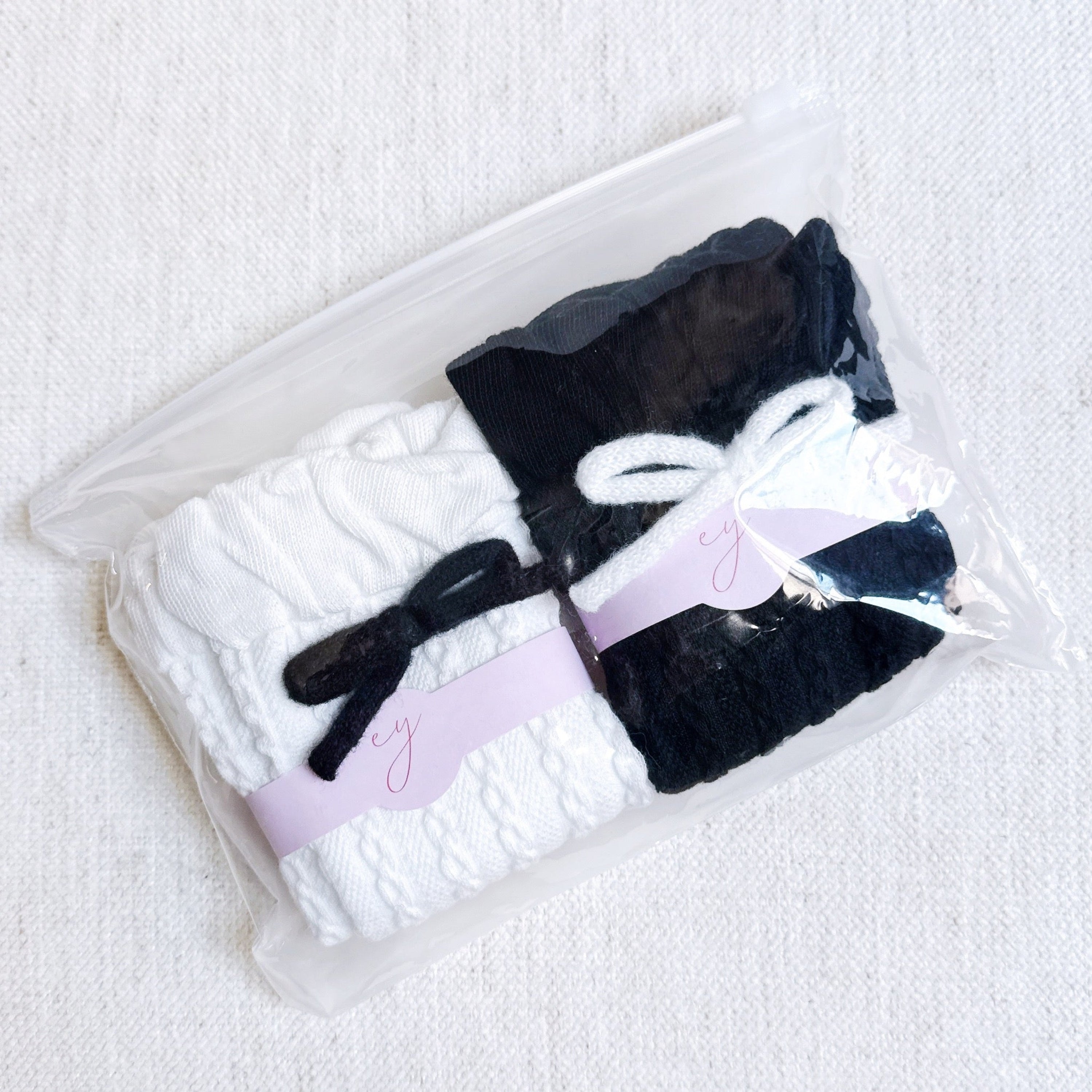 Adorable Yarn Bow Socks Set Of 2