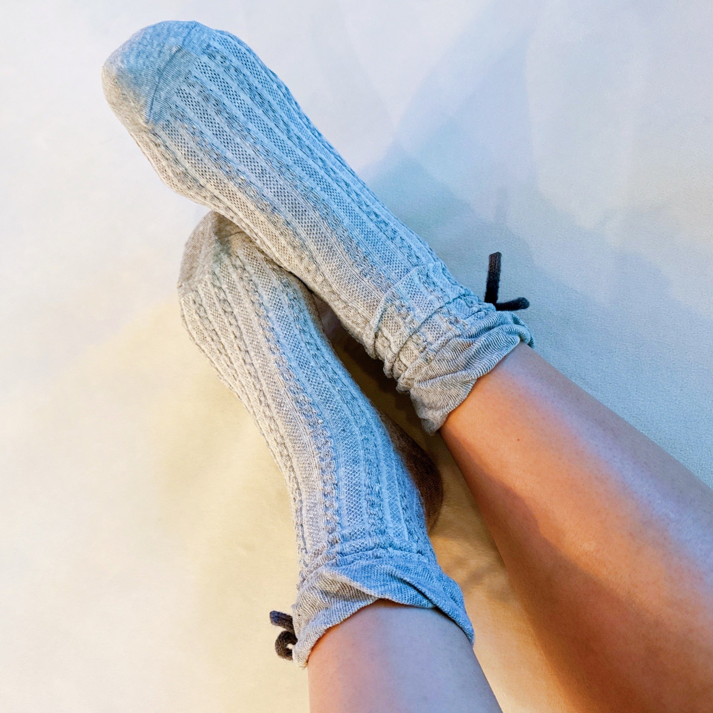 Adorable Yarn Bow Socks Set Of 2