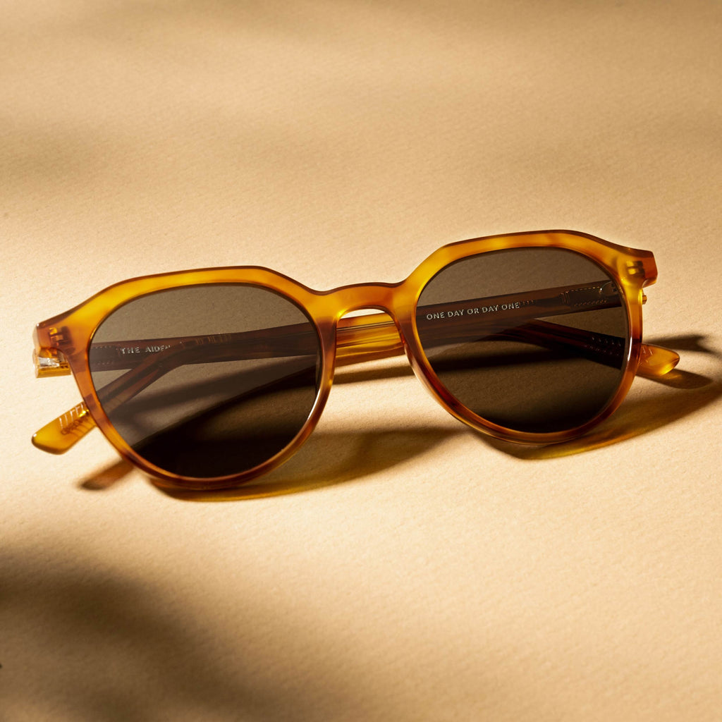 The Aiden Polarized Sunglasses - Honey Tort