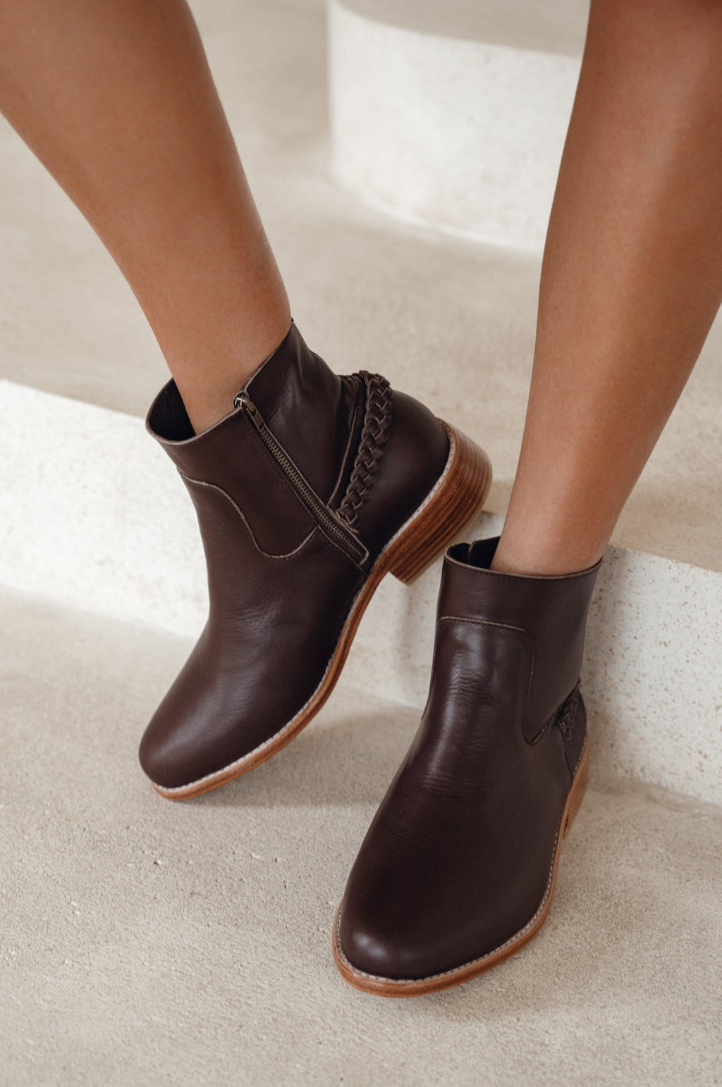 Alexa Chelsea Ankle Leather Boots
