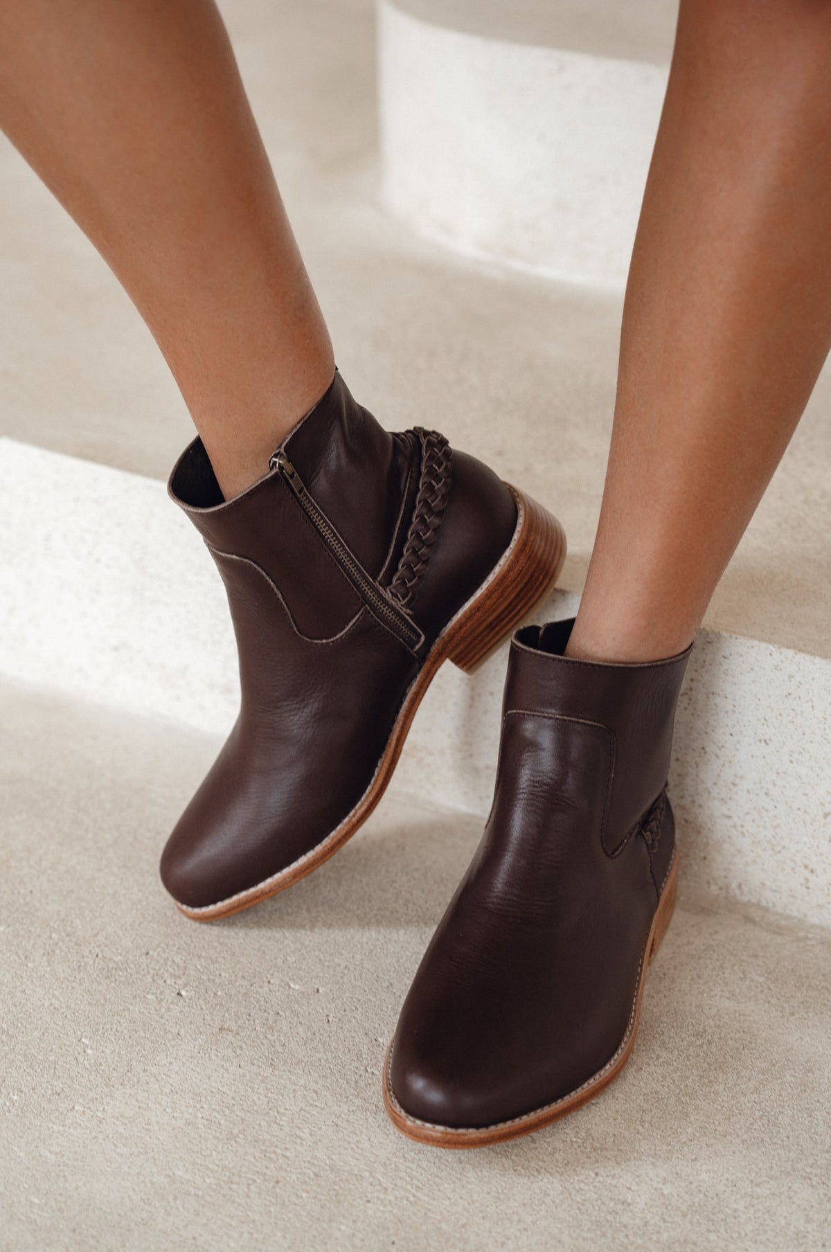 Alexa Chelsea Ankle Leather Boots