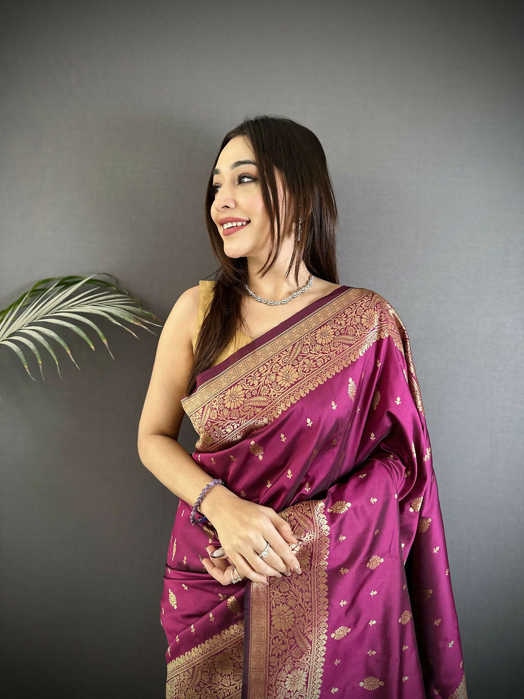 Magenta Zari Weaving Motif Lichi Silk Banarasi Saree