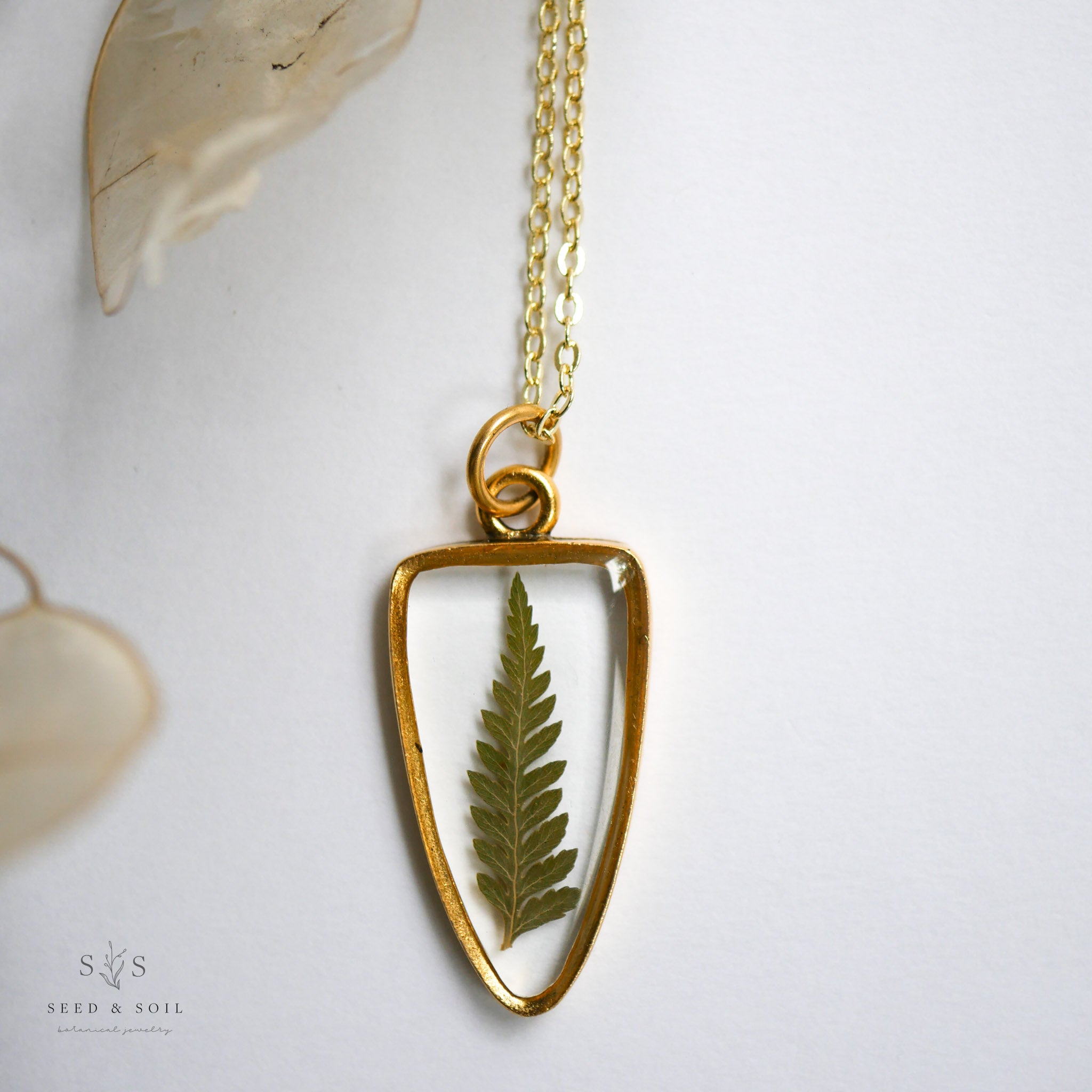 Arrowhead Botanical Necklace