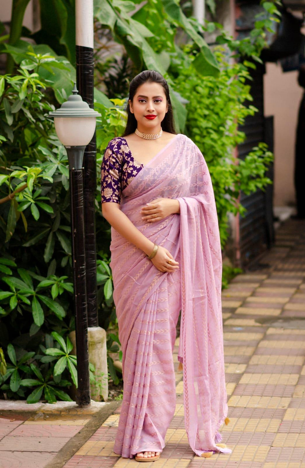 Onion-pink to dark violet tie and dye saree with zari jacquard lining and matching Banarasi silk blouse