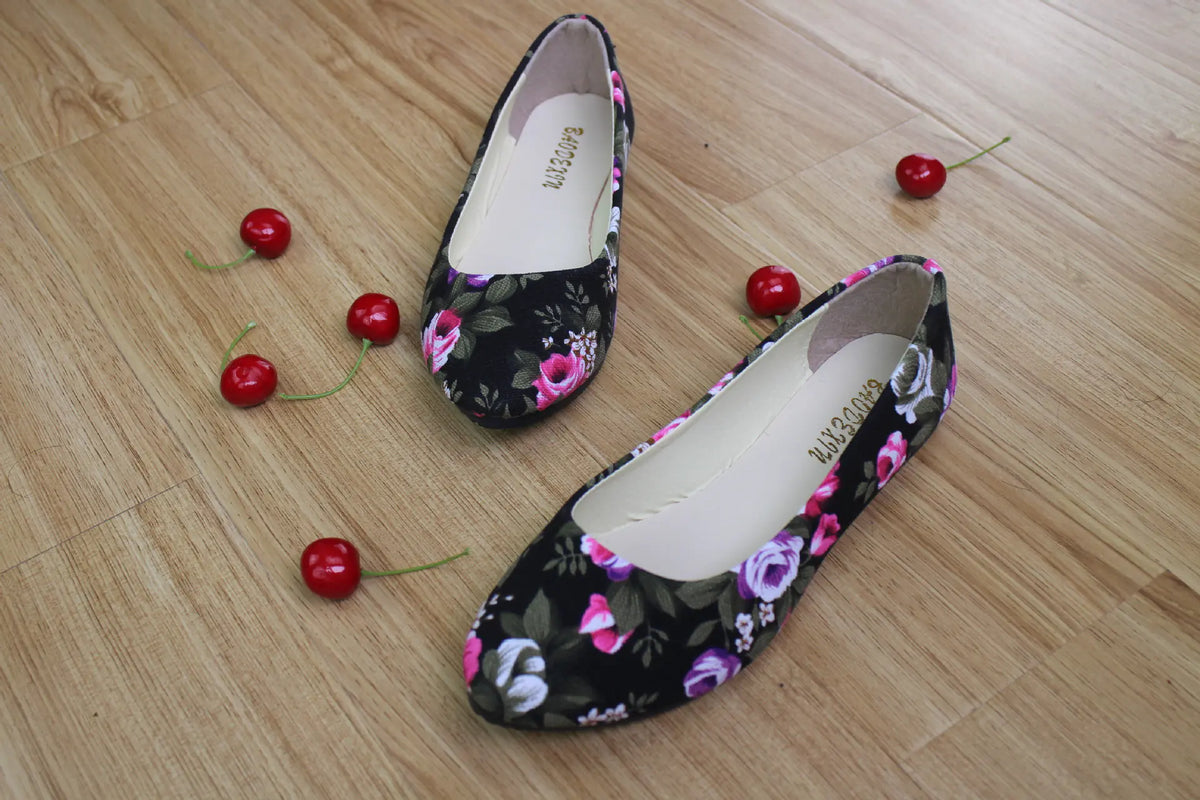 Summer Women's Flat Canvas Shoes with Roses