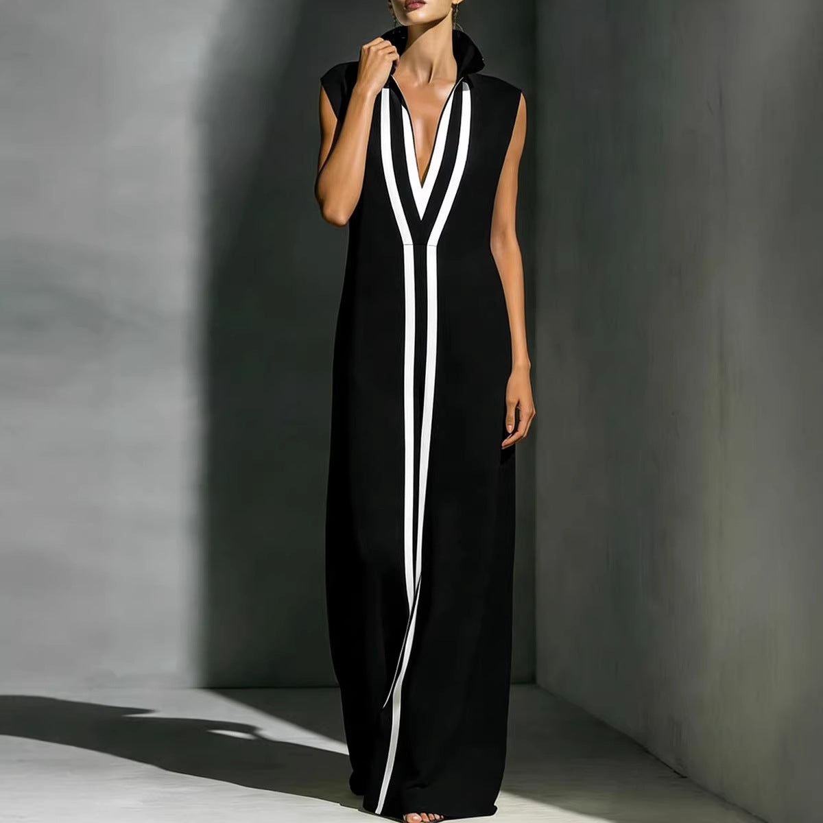 Women's V-Neck Color-Block Sleeveless A-Line Maxi Dress - Image 3