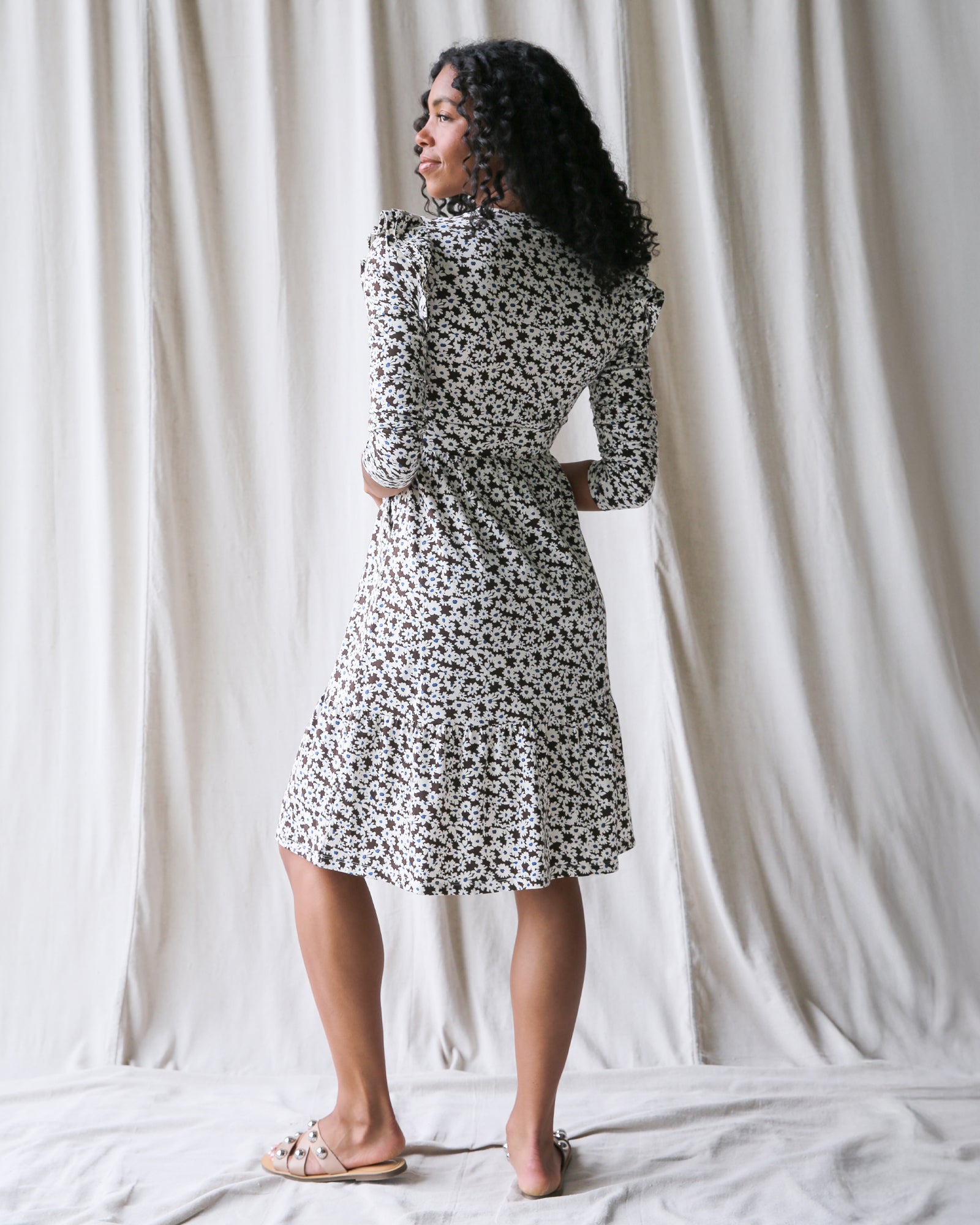 Floral Print Midi Dress with Flutter Sleeve Detail - Image 5