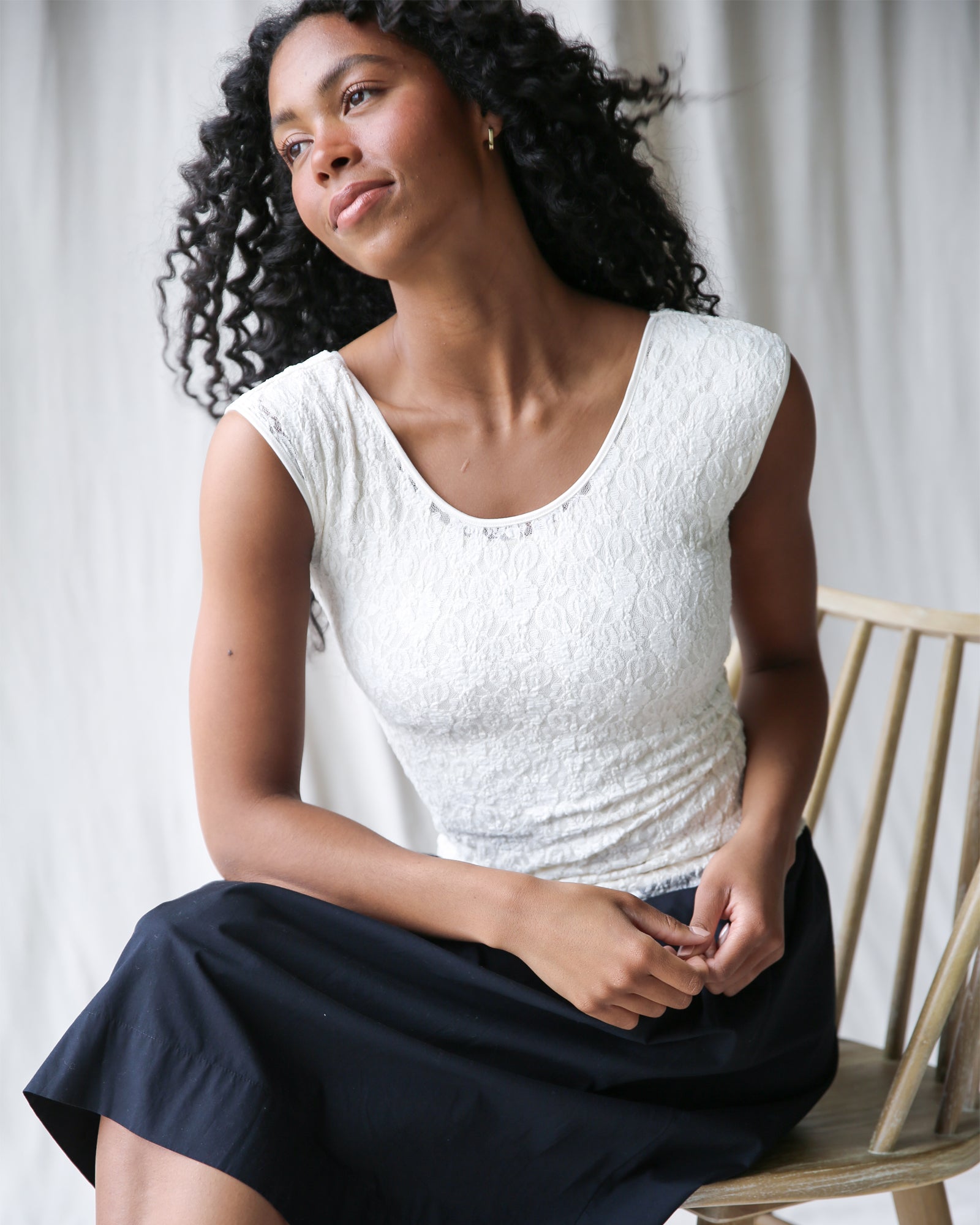 Wonder Tee Scoop Neck Cap Sleeve Fitted Cotton Tee in Cream - Image 18