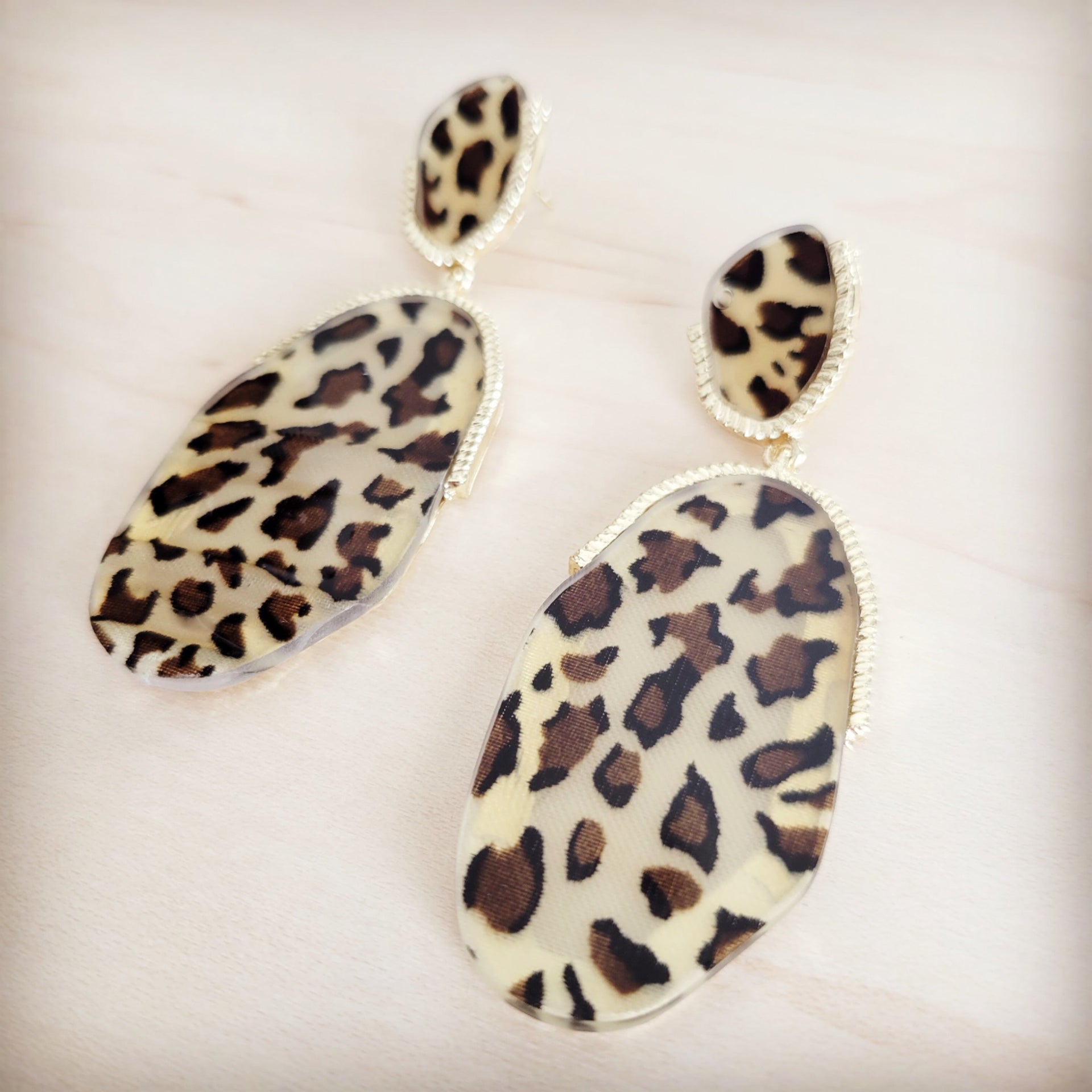 Gold-Tone Leopard Print Oval Dangle Earrings - Image 4