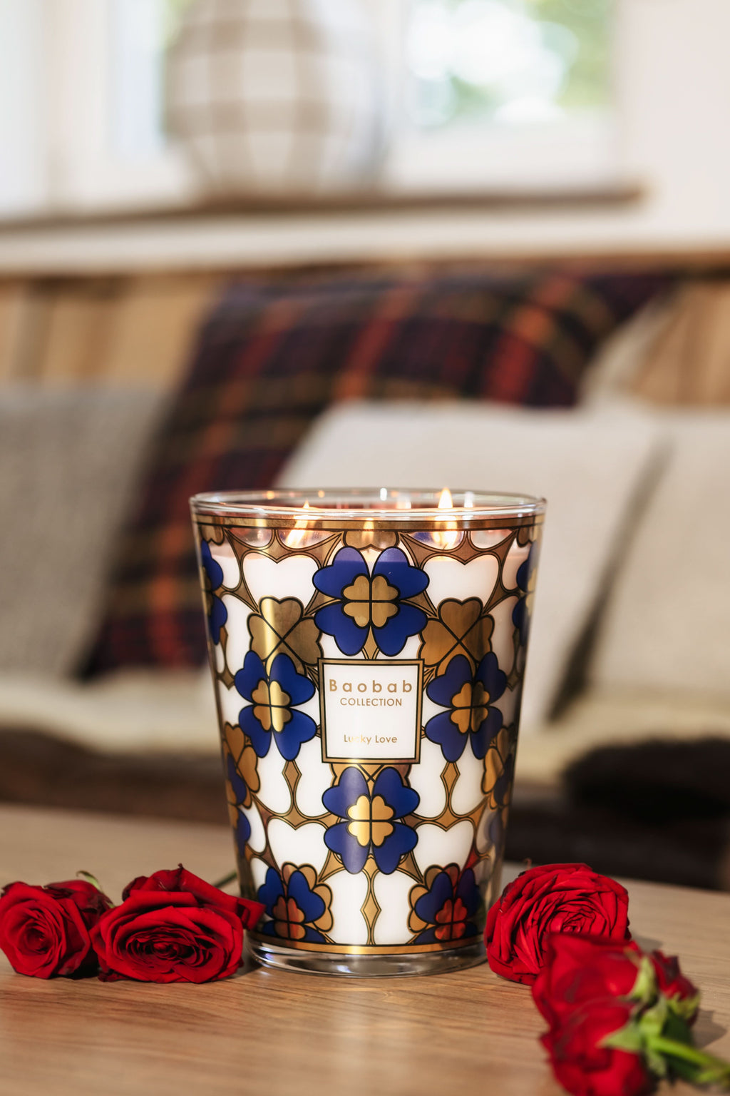 Lucky Love Max 24 Scented Candle with 24-Carat Gold Print