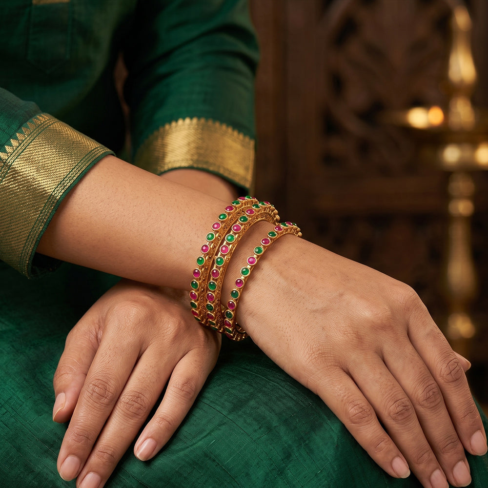 Antique style set of 4 high gold polish bangles