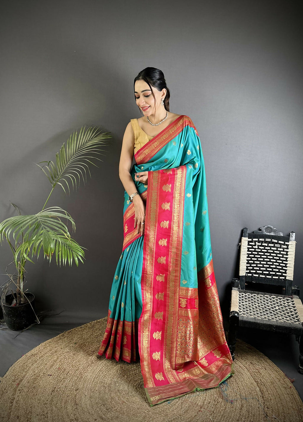 Joban Fashion Sea Green Banarasi Soft Silk Woven Butti Saree
