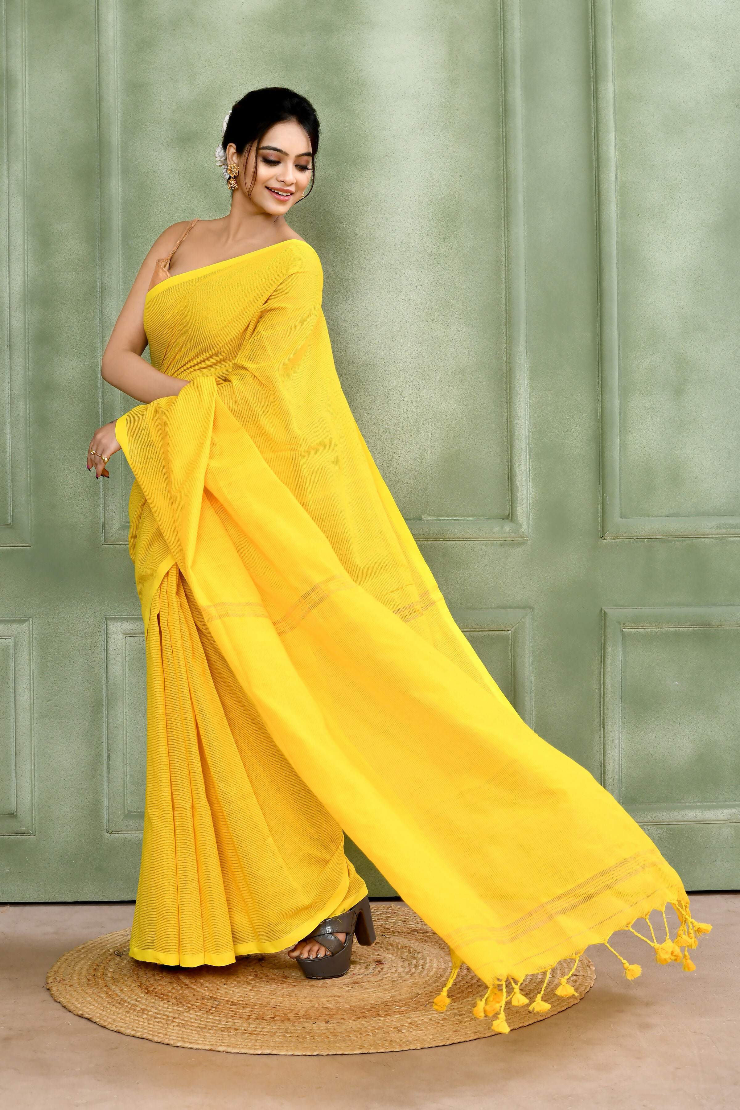 Yellow Embellished Cotton Blend Zari Check Handloom Saree