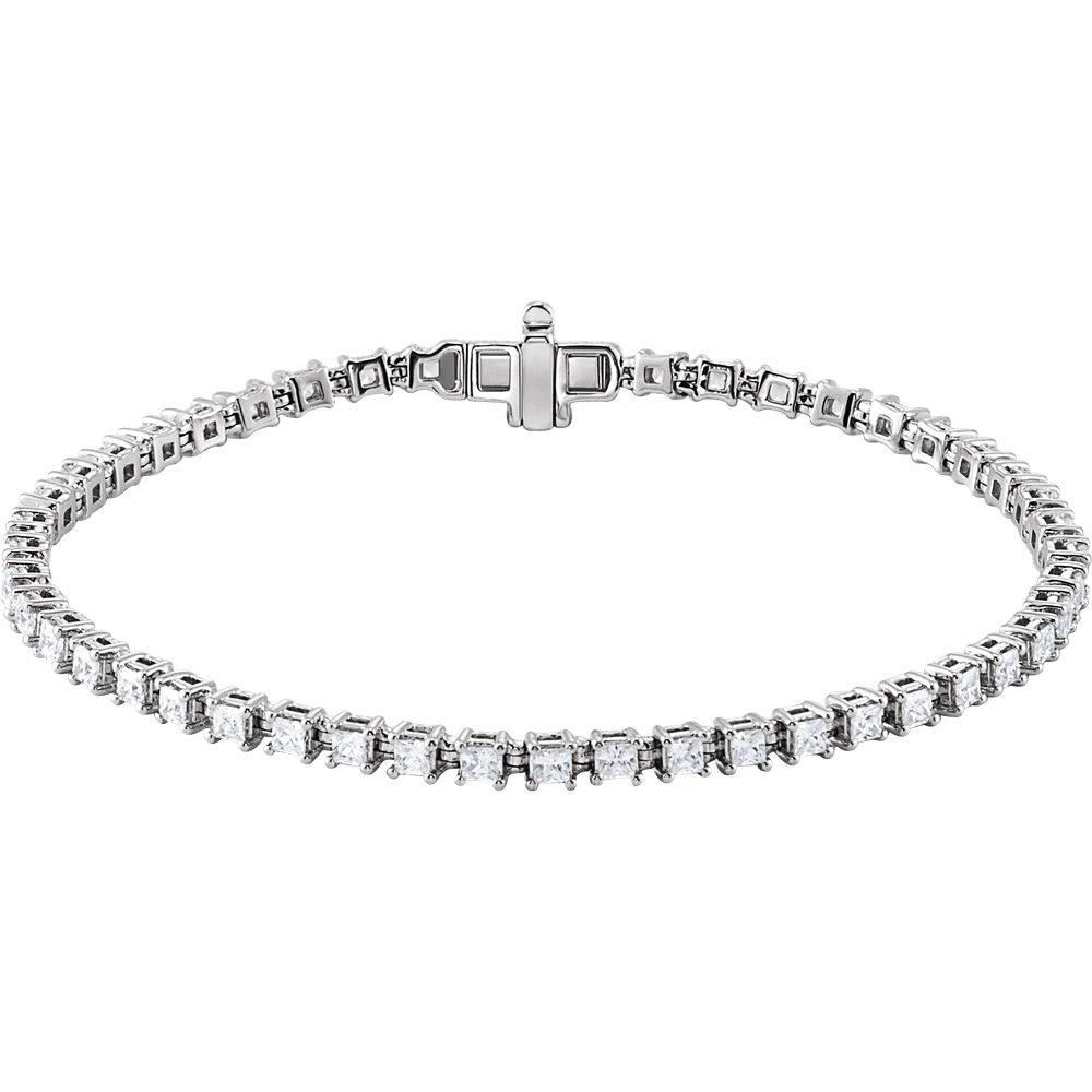 Ligne Éclat Carré 2.5 CTW bracelet featuring square-cut lab-grown diamonds in 14K gold.