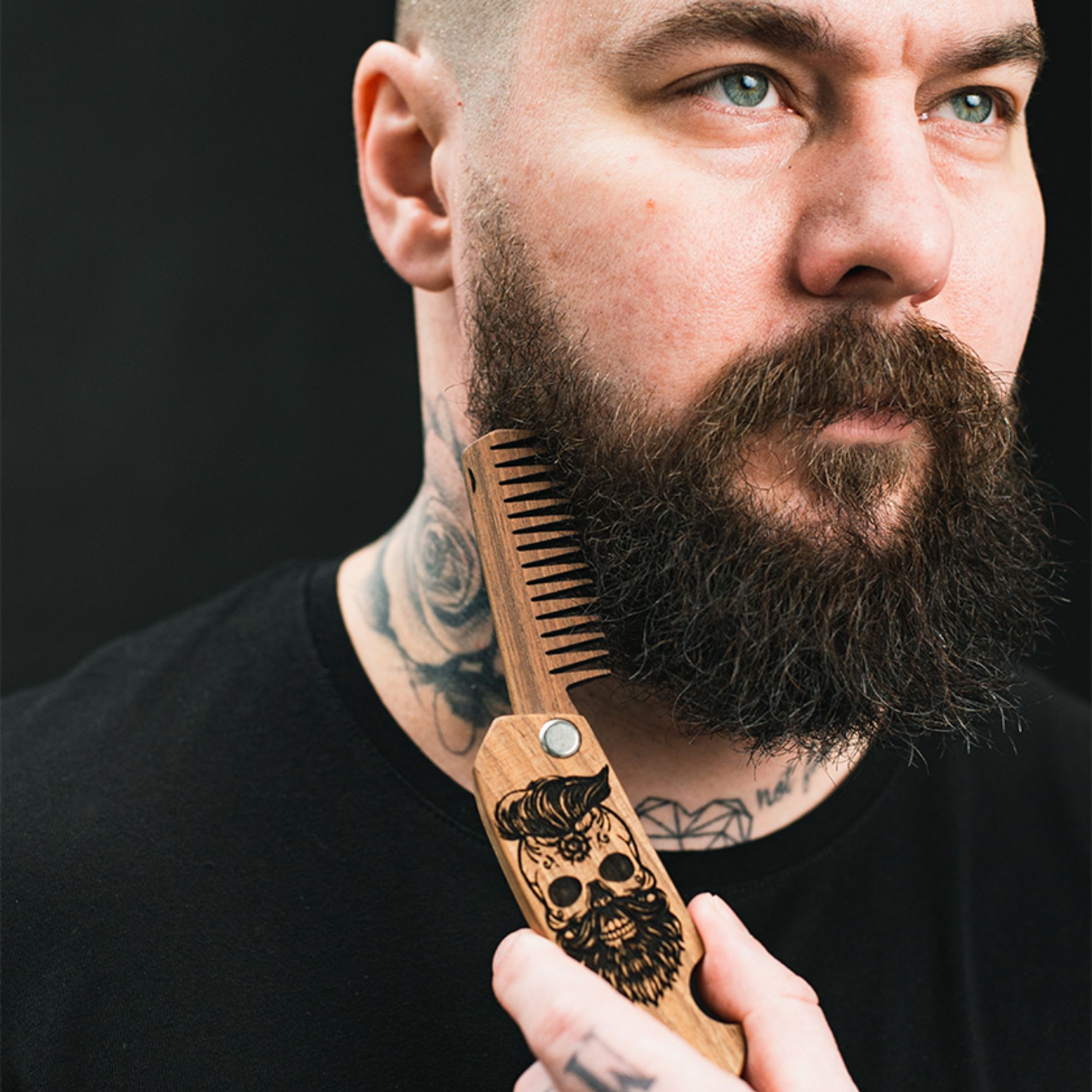 Wooden Beard Comb – Skull Design Natural Walnut Grooming Accessory