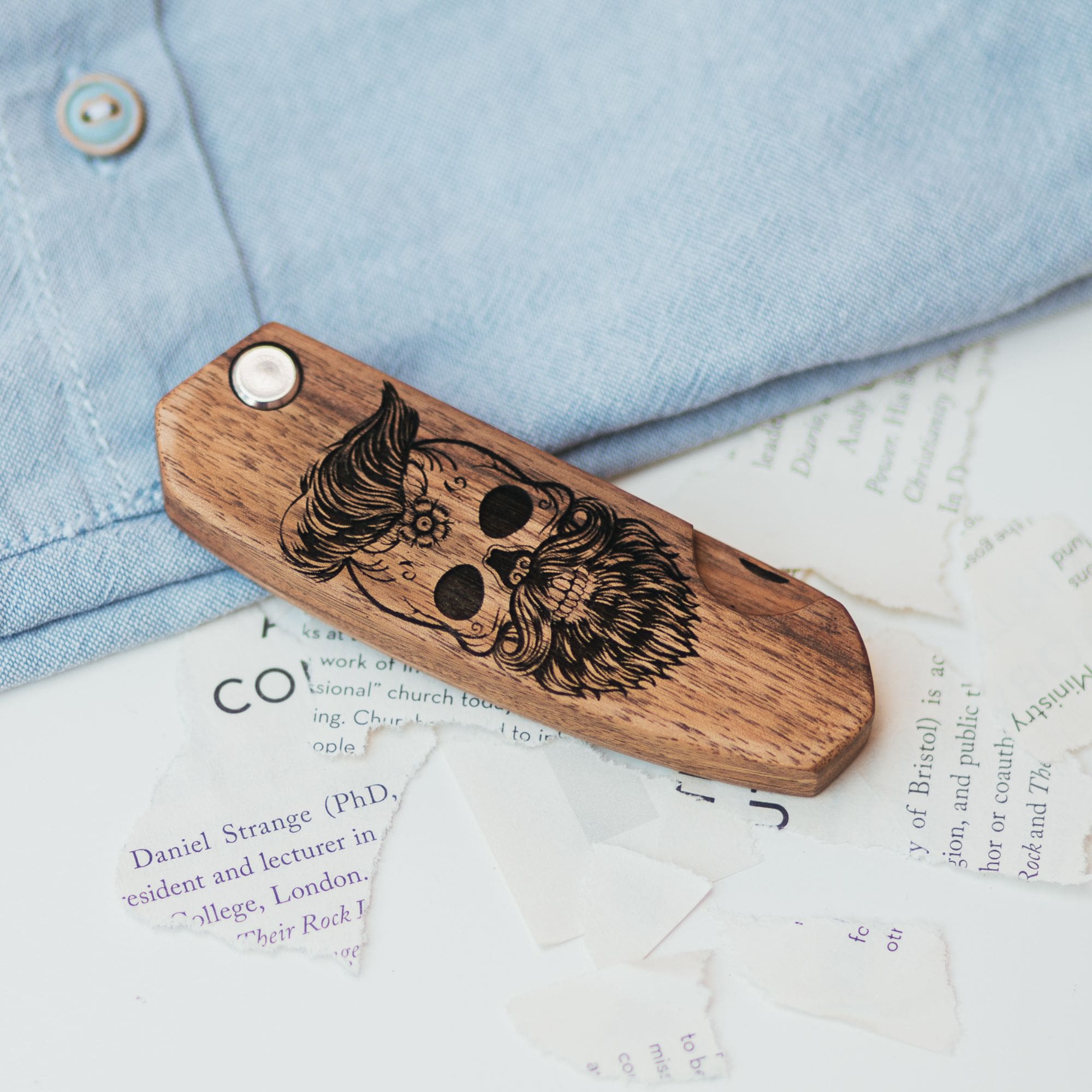 Wooden Beard Comb – Skull Design Natural Walnut Grooming Accessory