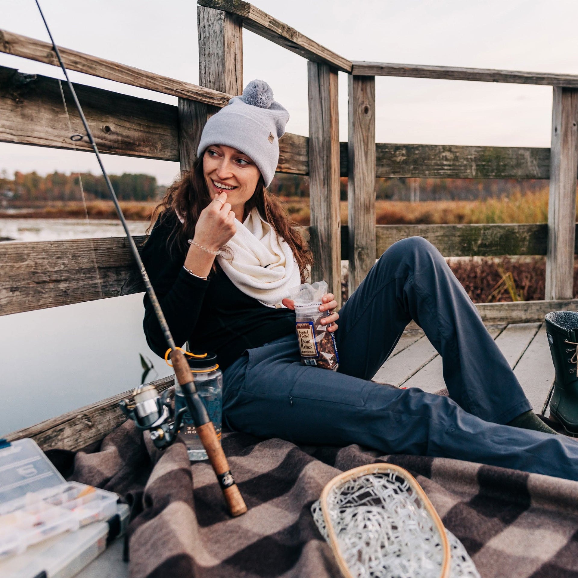 Unisex Midweight Merino Wool Knit Pom Beanie for Winter Sports