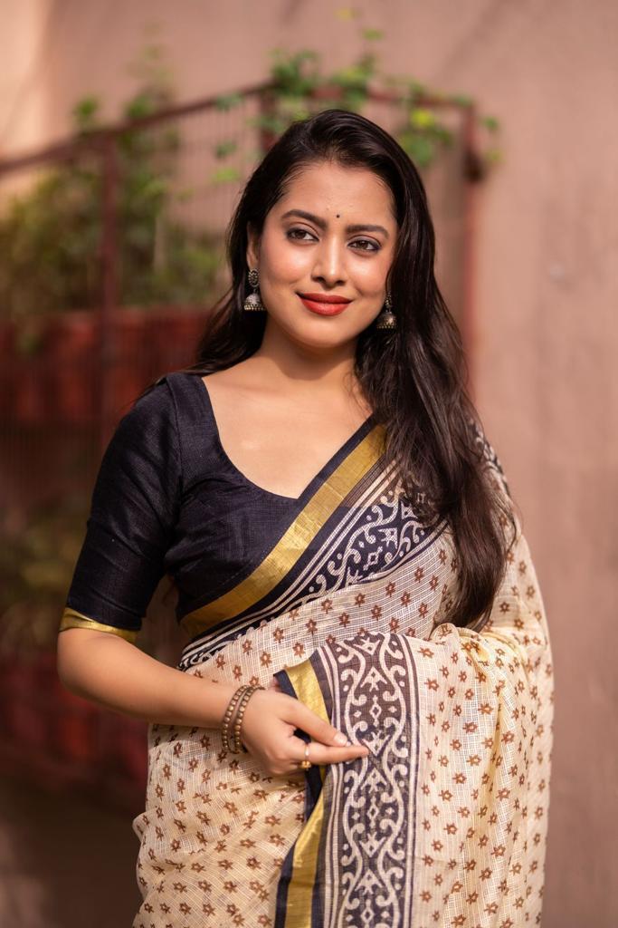 Cream Silk Blend Geometric Print Saree with Pattu Border