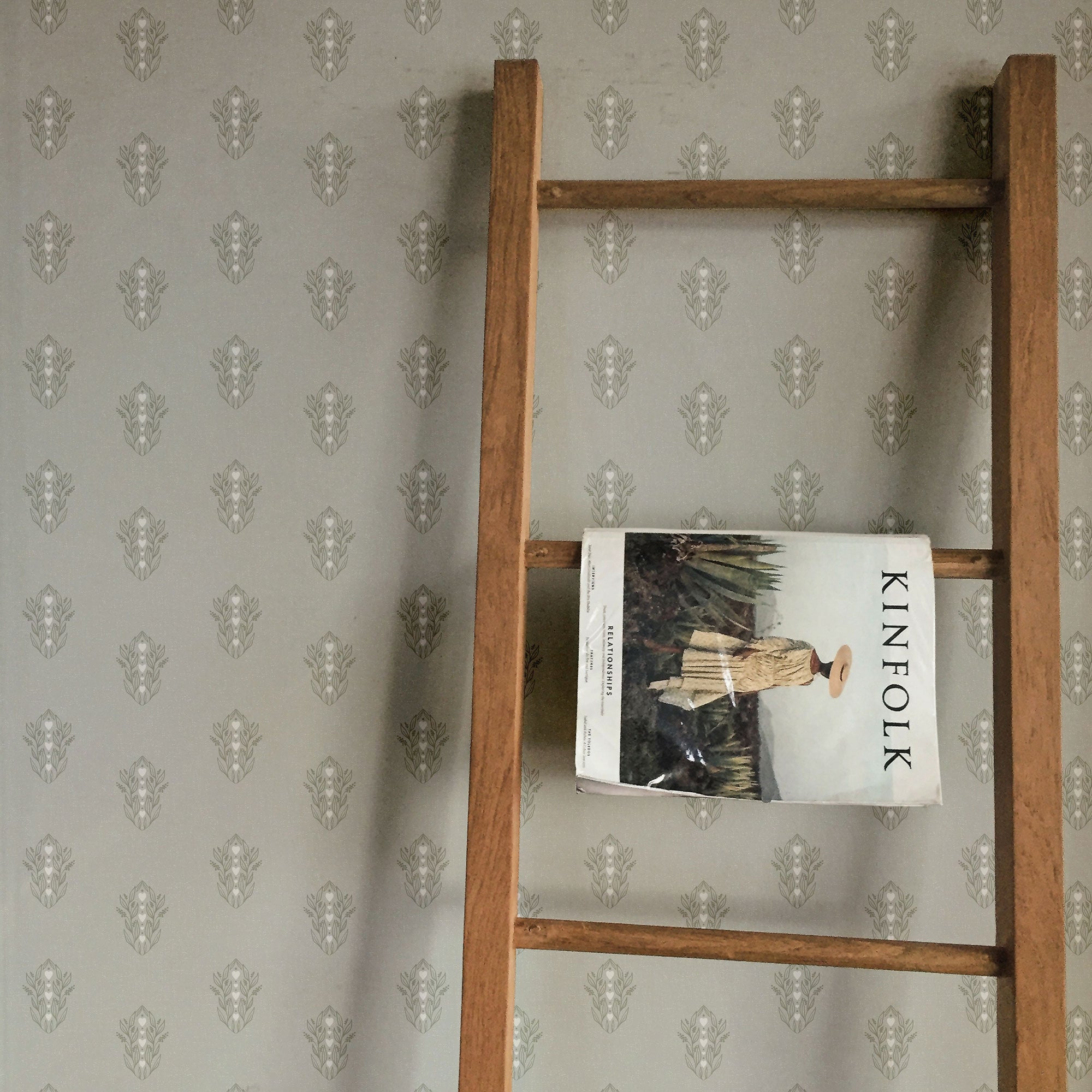Leonore Minimalist Wallpaper - Green, Grey & White Scandinavian