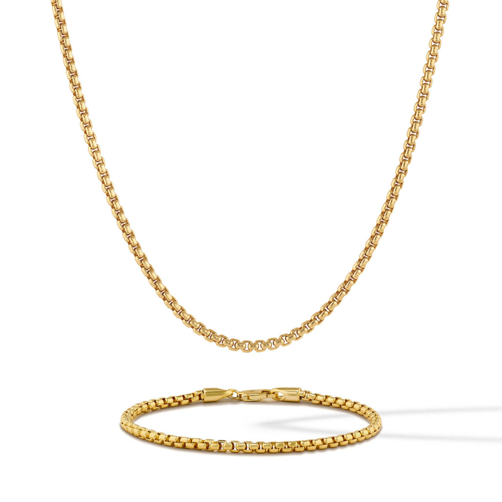 Close up of Vincero Collective Gold Box Chain Set showcasing 14K gold coated 925 sterling silver links.