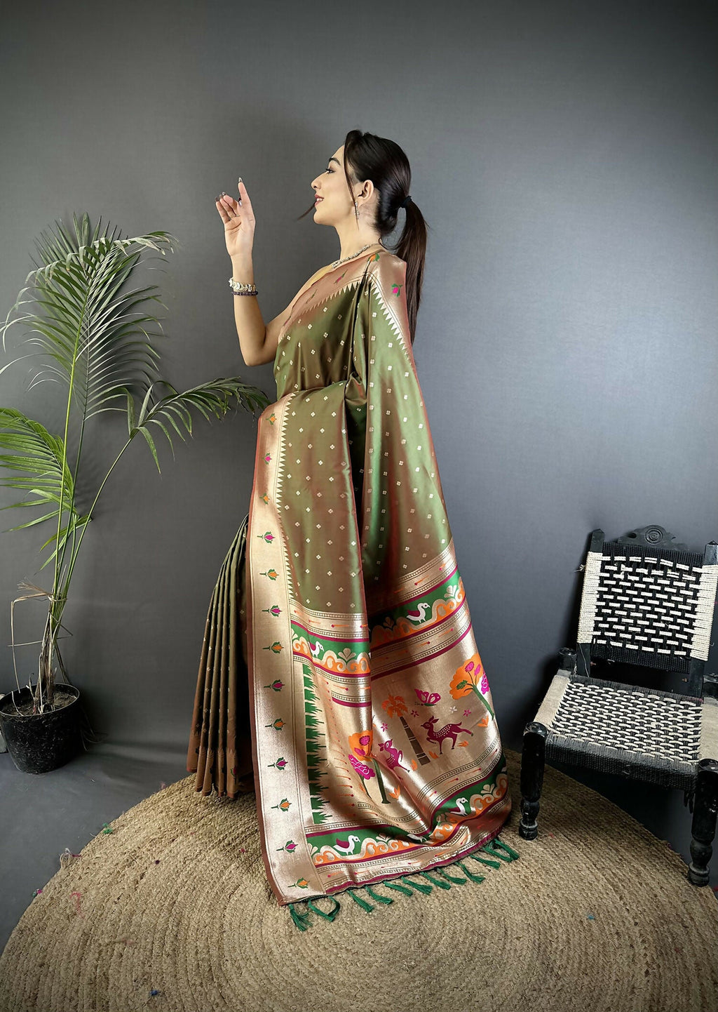 Mehendi Green Peacock and Floral Motif Lichi Silk Kanchipuram Saree