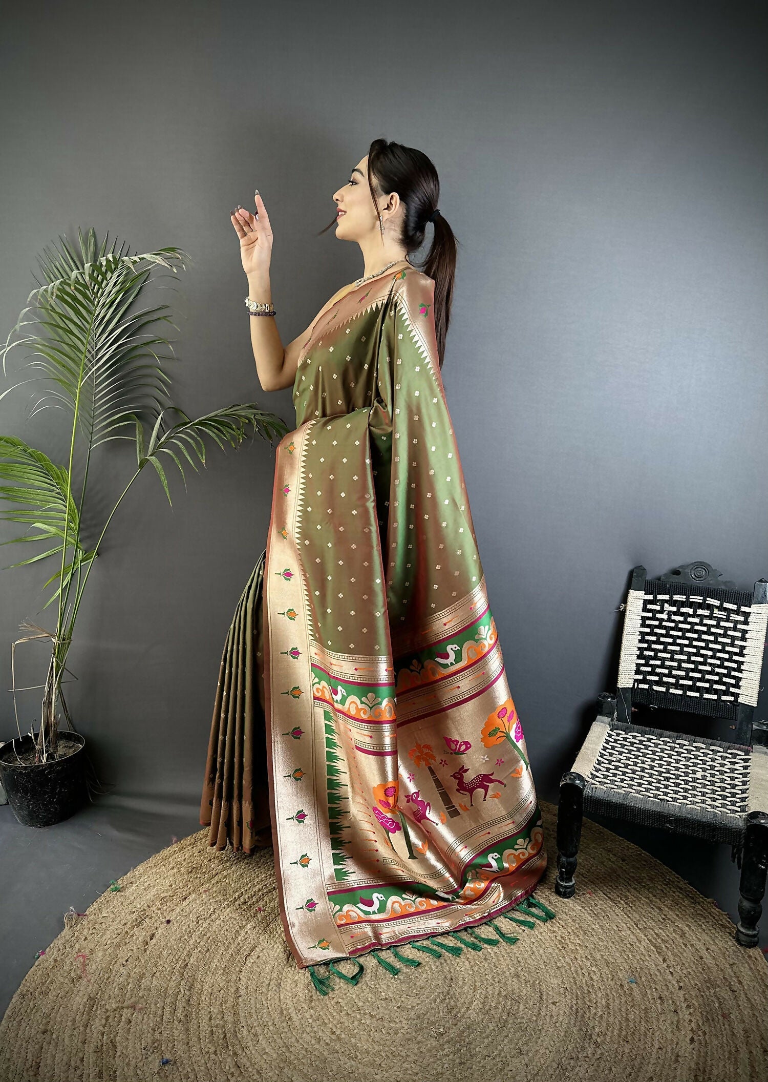 Mehendi Green Peacock and Floral Motif Lichi Silk Kanchipuram Saree