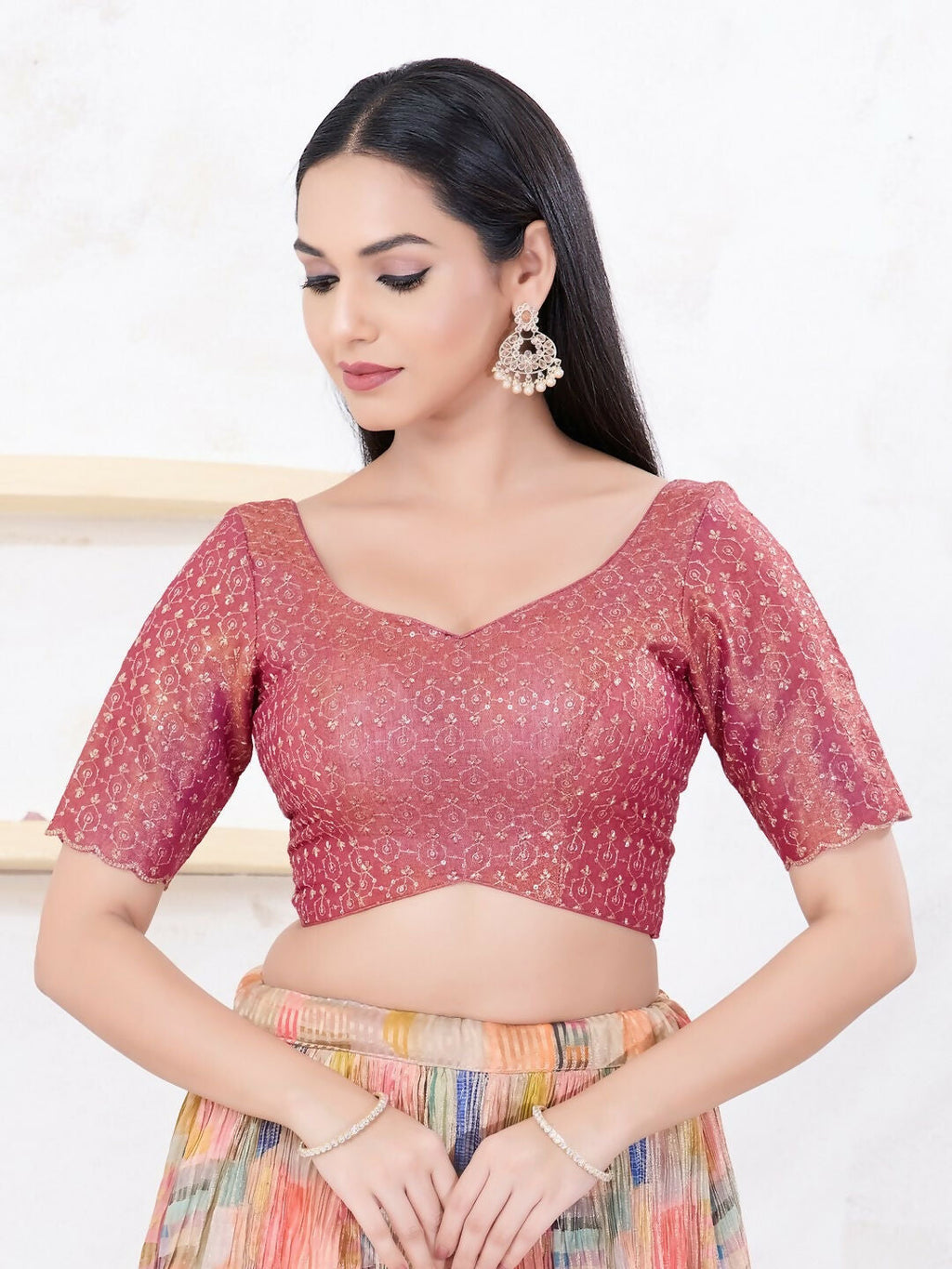 Magenta Tissue fabric sleeveless blouse with sweetheart neckline
