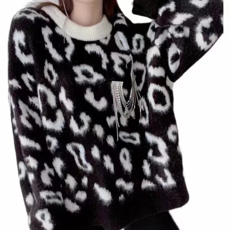 Women's Cozy Leopard Print Crew Neck Pullover Sweater - Image 5