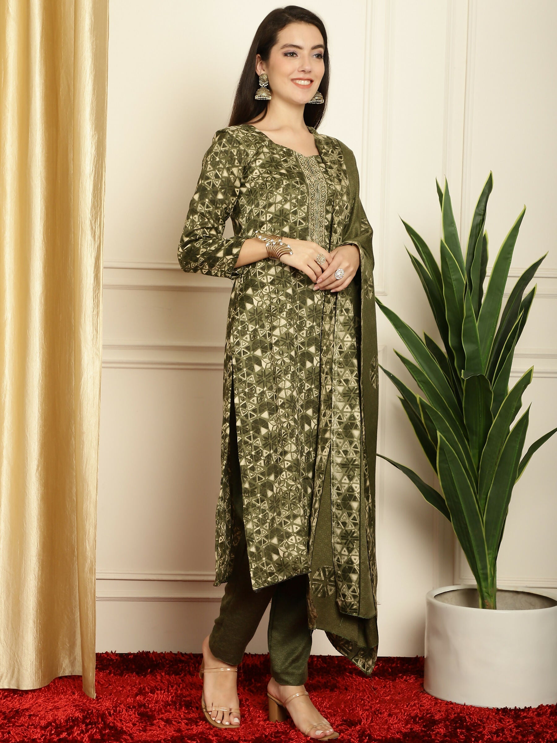 Women's Green Pashmina Floral Digital Printed Kurta Pant Set