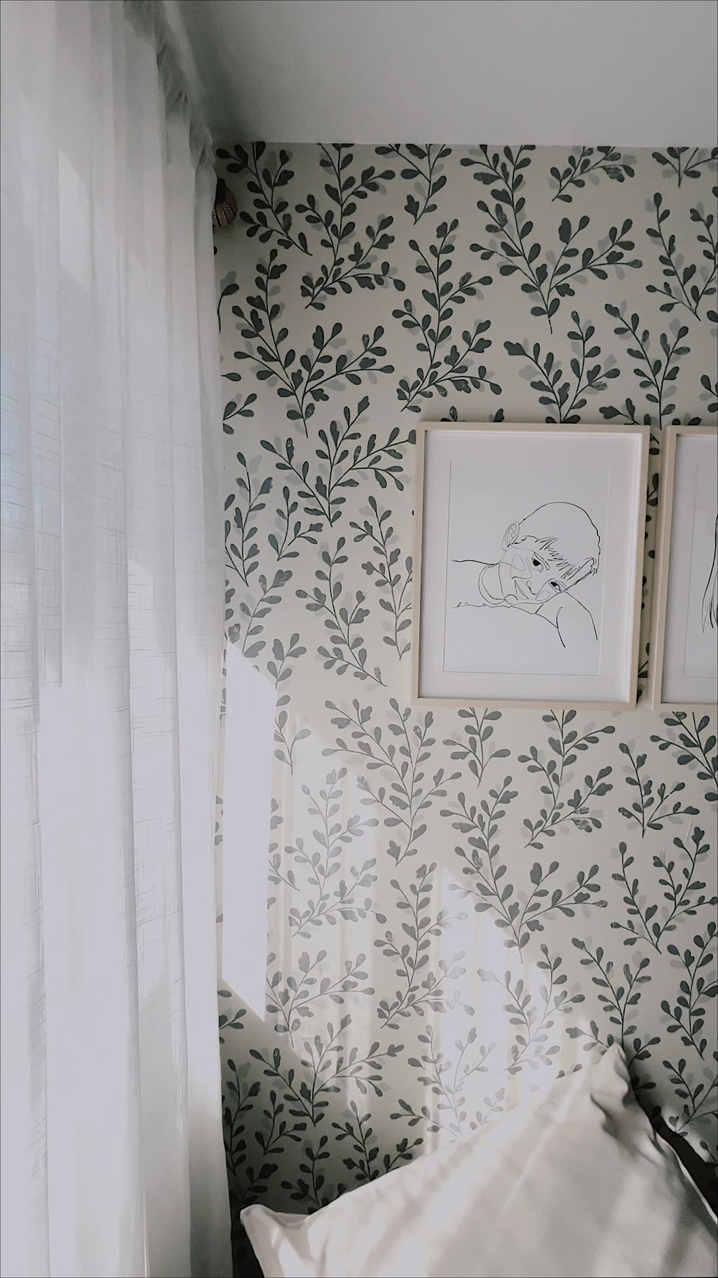 Briar Wallpaper - Botanical Removable Self-Adhesive Decor