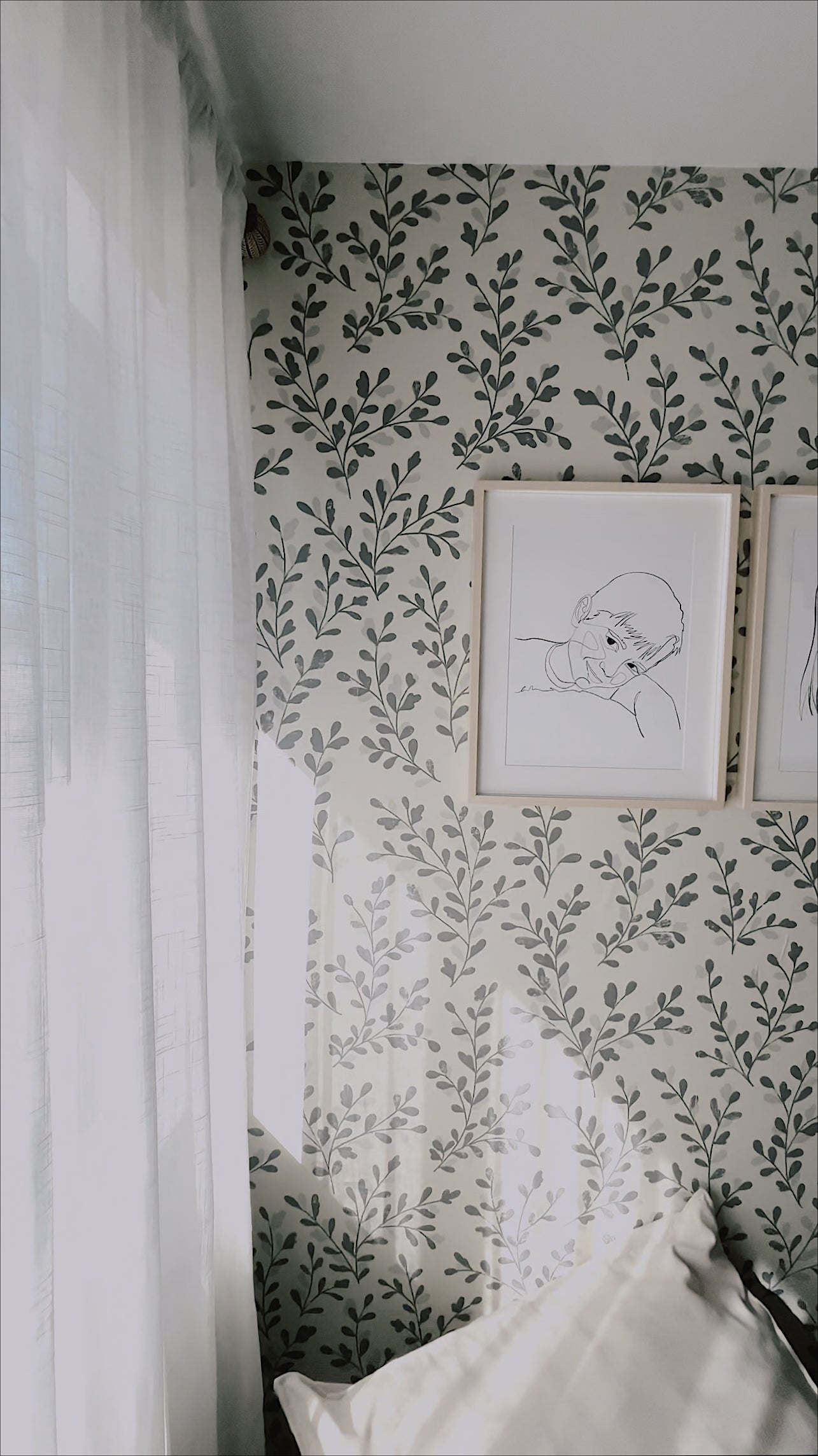 Briar Wallpaper - Botanical Removable Self-Adhesive Decor