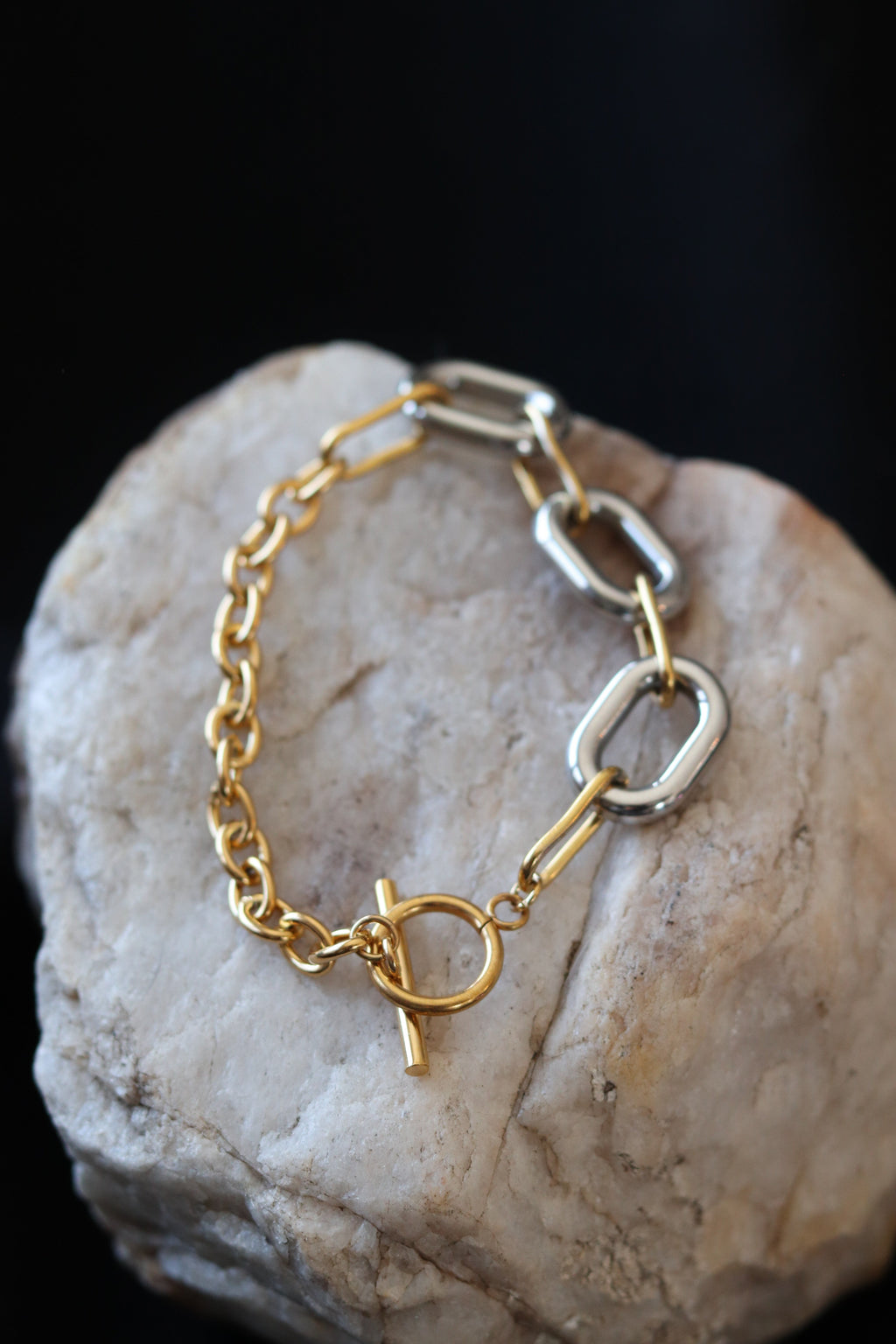 Two Tone Daphne Mixed Metal Toggle Bracelet – Gold & Silver