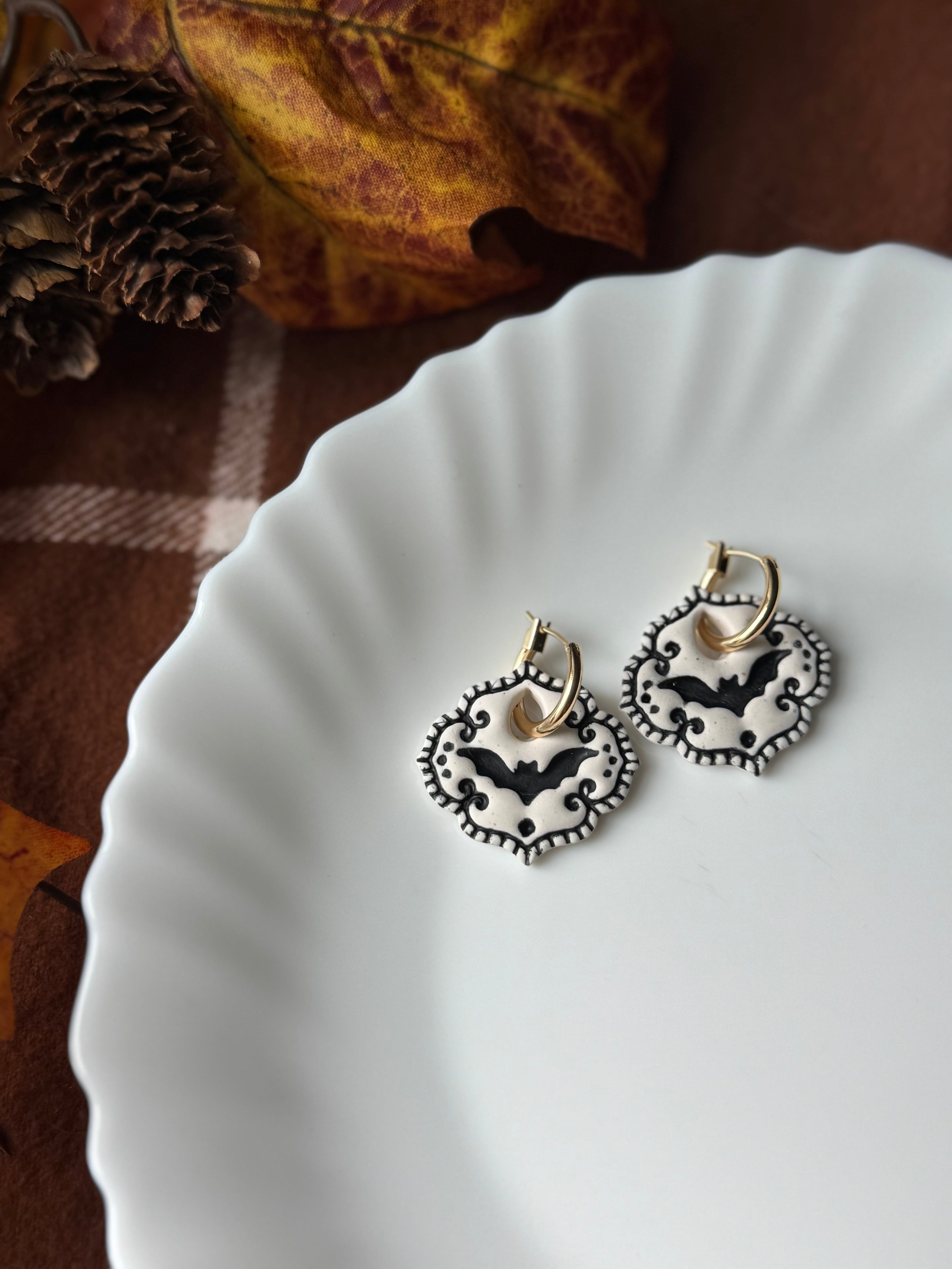 Bat Cameo, in Ivory