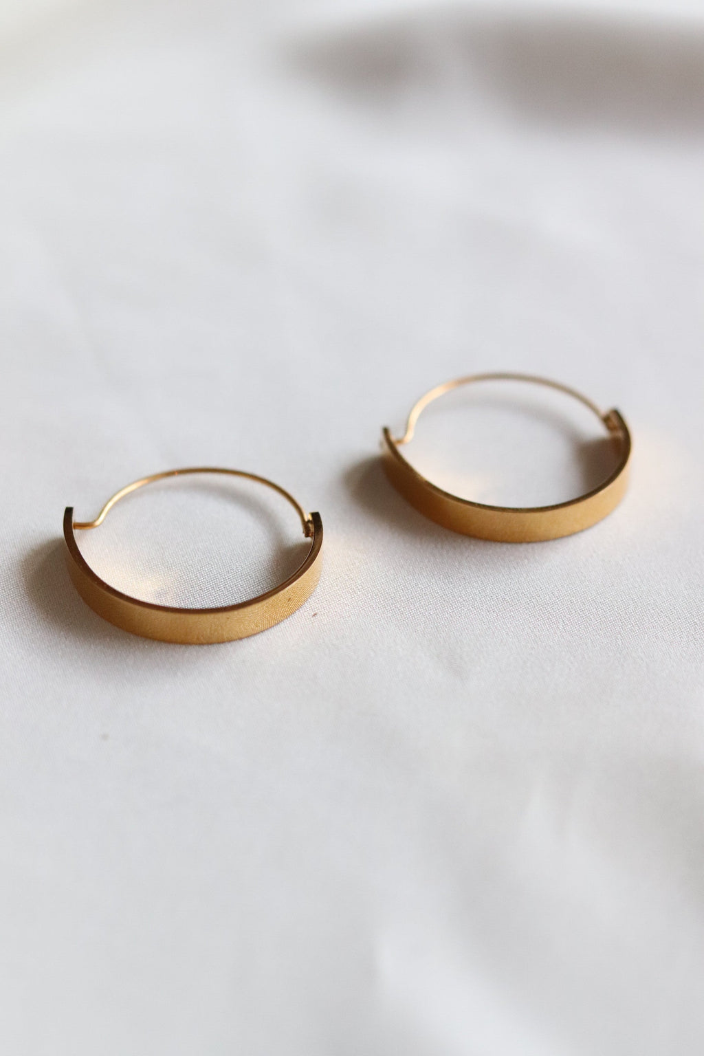 Edge Hoops Earrings - Water Proof (Silver and Gold)