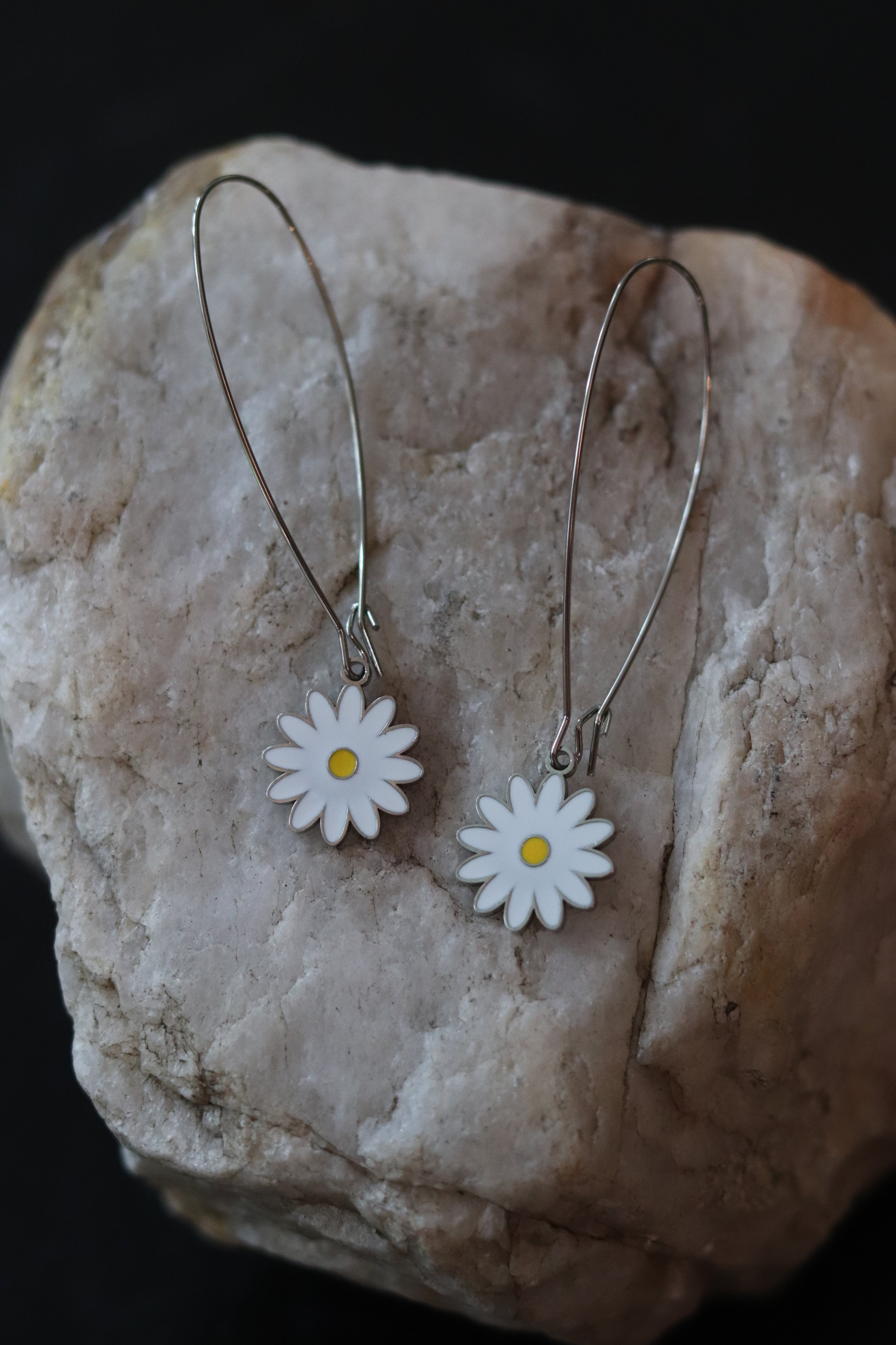 Silver Daisy Dangle Earrings