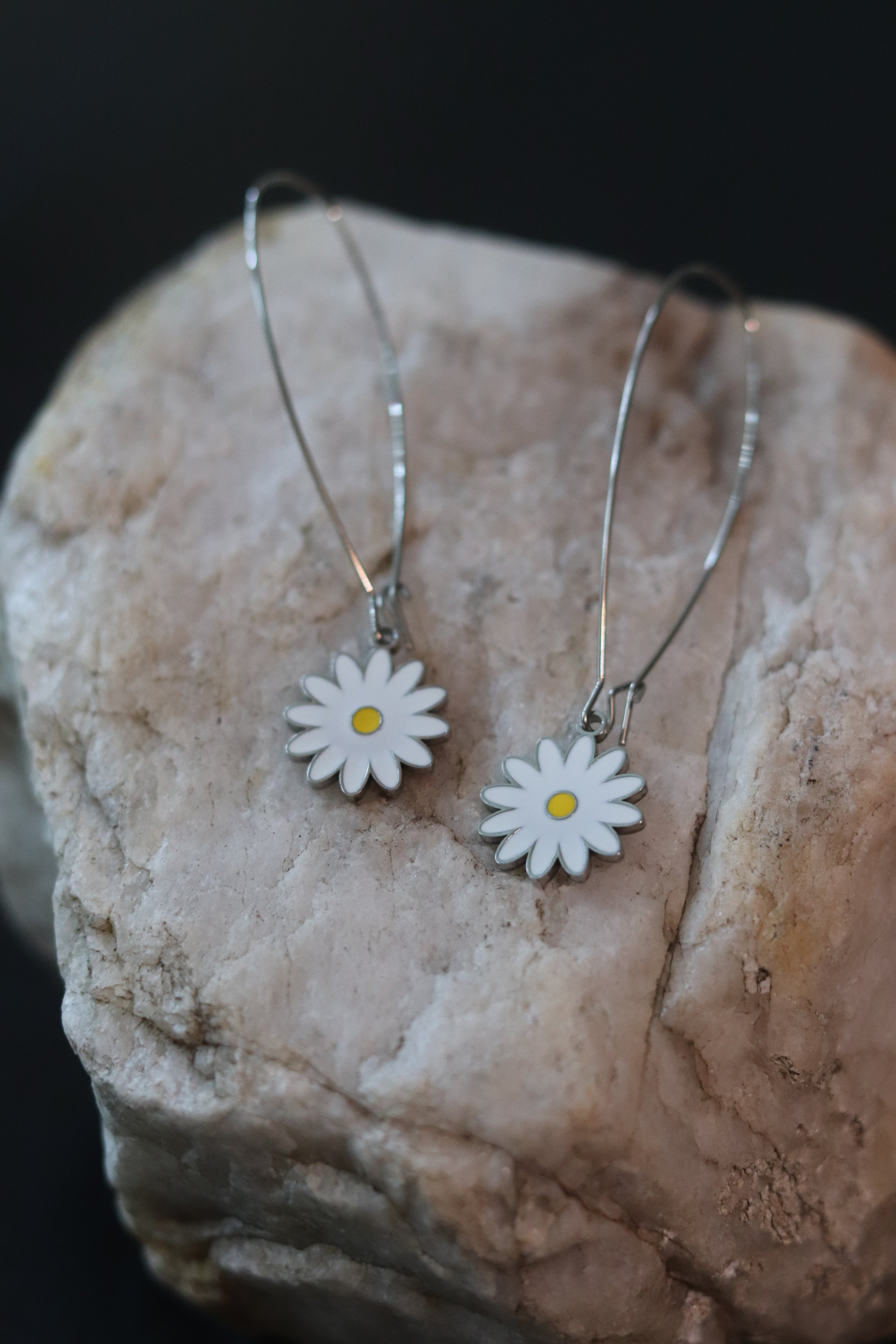 Silver Daisy Dangle Earrings