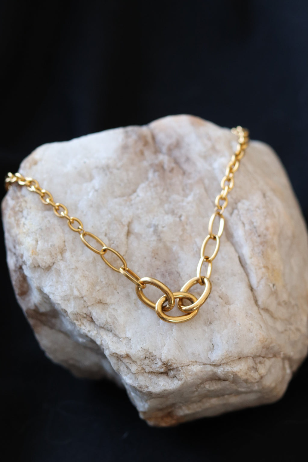 Ophelia Gold Toggle Necklace - 18K Gold Plated Oval Link Chain